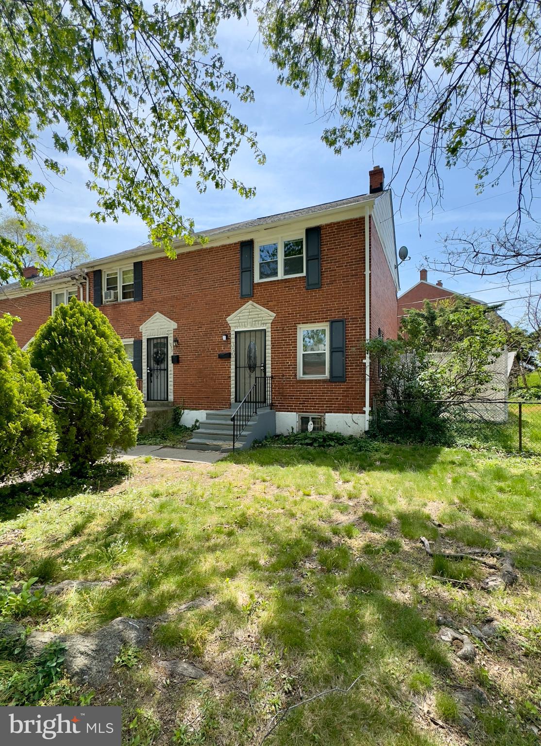 Step into comfort and functionality at 1051 Cameron Road, a well-appointed 2-bedroom, 1-bath single-family home that delivers on space, light, and thoughtful features. Tucked in a desirable Baltimore neighborhood, this residence blends practicality with a fresh, modern touch.
Enjoy the ease of a fully-equipped kitchen featuring stainless steel appliances, a microwave, dishwasher, ample counter space, and built-in cabinetry that keeps everything within reach. The open living and dining areas are enhanced by large windows that flood the space with natural light, hardwood floors, and neutral tones that suit any décor.
Both bedrooms are generously sized and include large closets, built-in shelves, and carpeting for added comfort. The updated bathroom is outfitted with a tiled bath, stand-in shower, soaking tub, and a sleek vanity mirror to complete the space.
The fenced backyard and large yard offer privacy and room to unwind or entertain outdoors. With central air and heat, this home stays comfortable year-round. On-street parking is available for residents and guests alike.
Local Attractions & Commute Times:
* **Cylburn Arboretum** – 8 minutes
* **Belvedere Square Market** – 6 minutes
* **Towson Town Center** – 12 minutes
* **Senator Theatre** – 5 minutes
* **Baltimore Museum of Art** – 10 minutes
**Nearby Highways:**
* I-83 – 7 minutes
* I-695 – 10 minutes
Agency disclosed upon initial contact. Agent conducts showings; BMG manages follow-up, paperwork, move-in post-approval. Vouchers work with BMG directly.