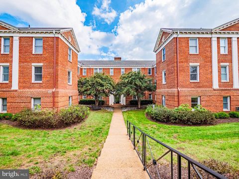 922 S WASHINGTON STREET 211 ALEXANDRIA VA 22314