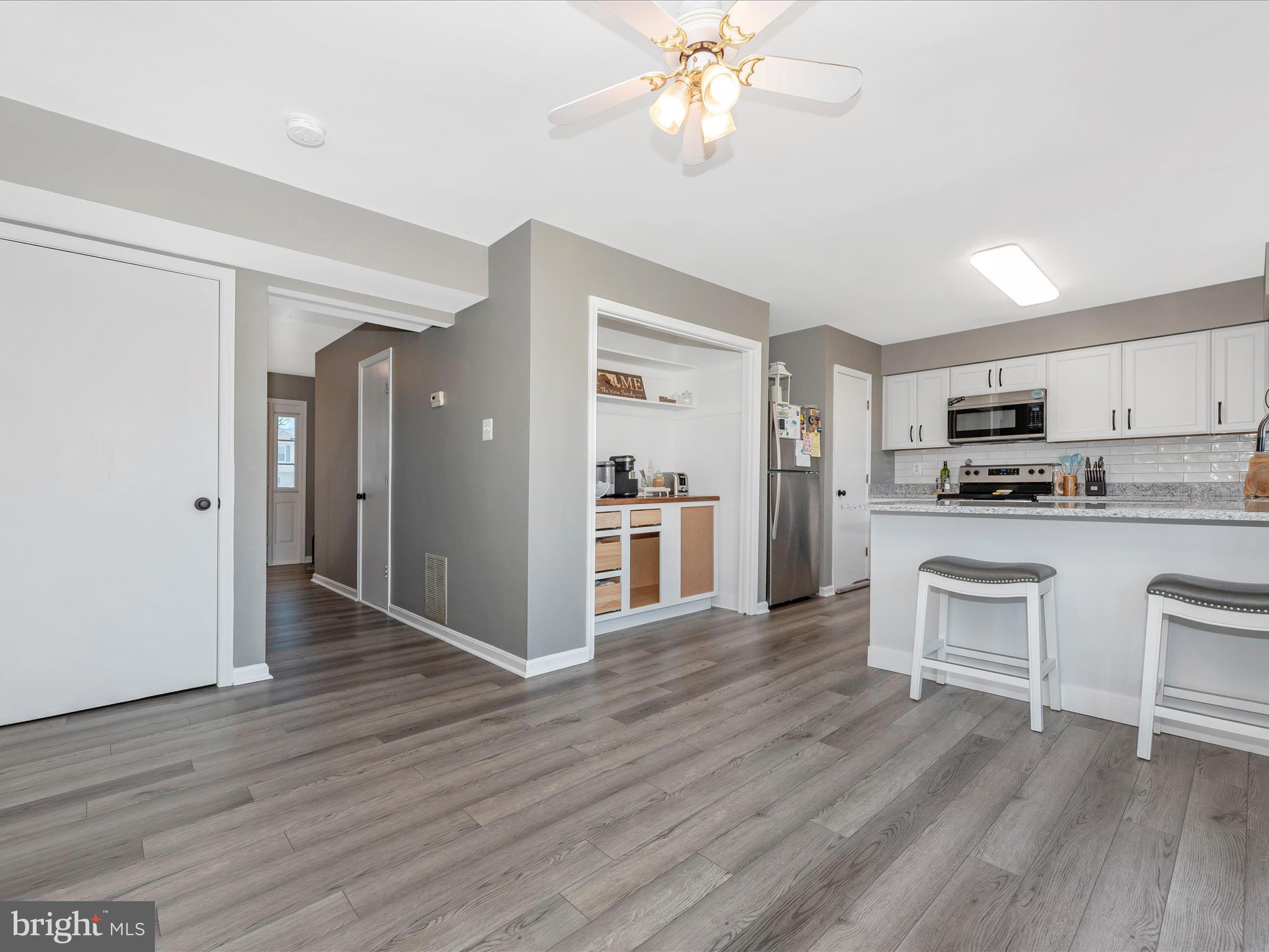 ROBIN MEADOWS - Residential