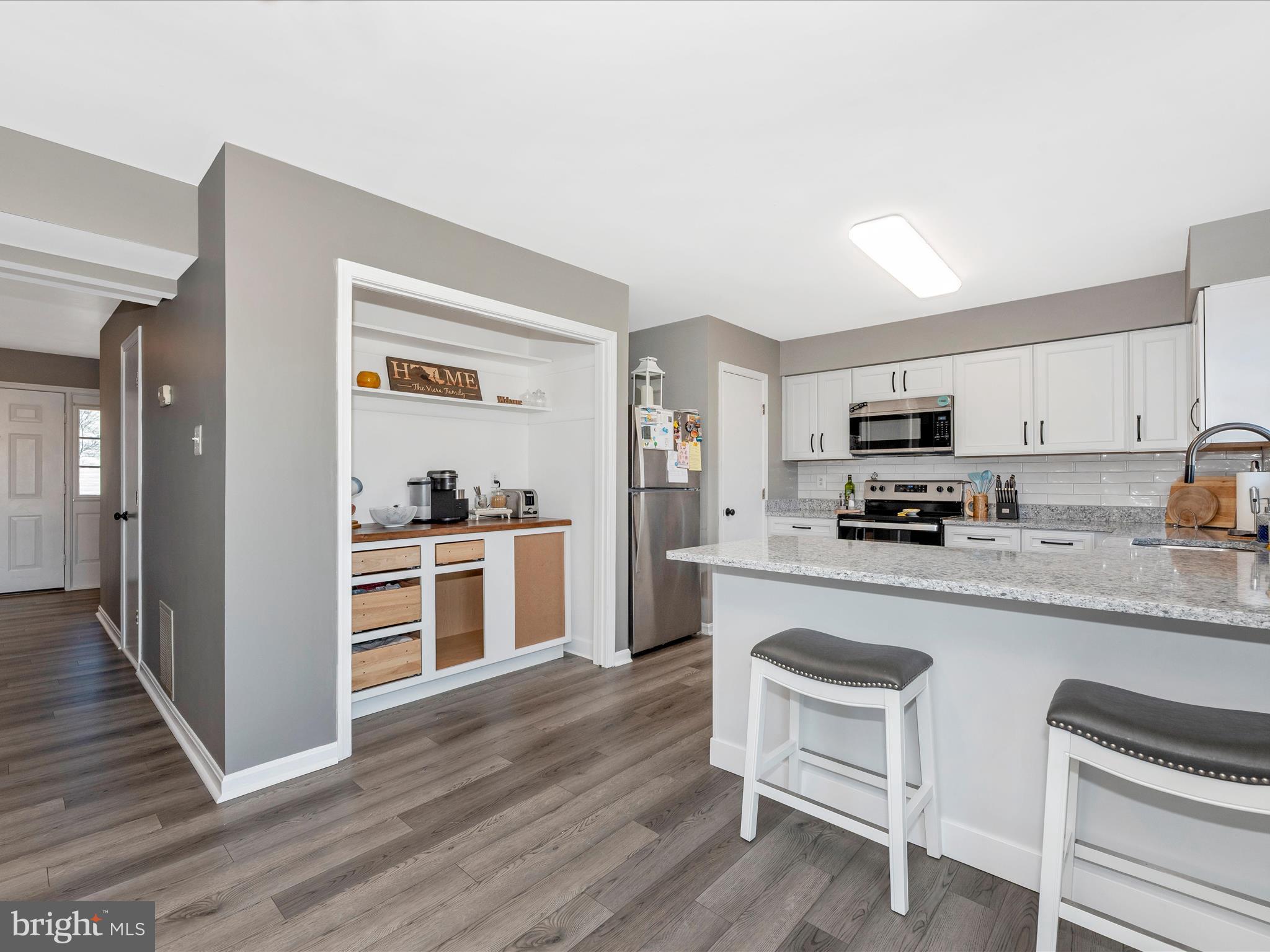 ROBIN MEADOWS - Residential