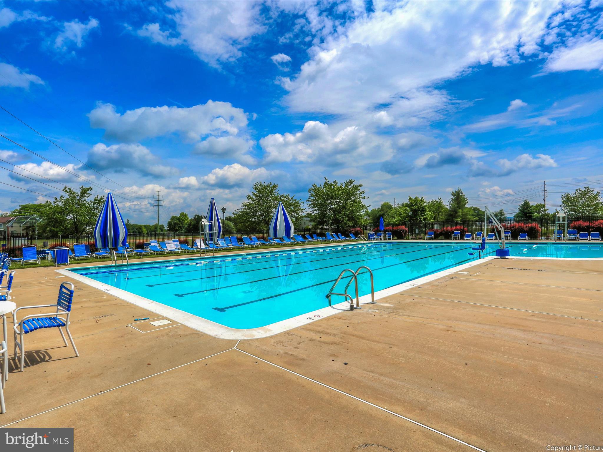 ROBIN MEADOWS - Residential