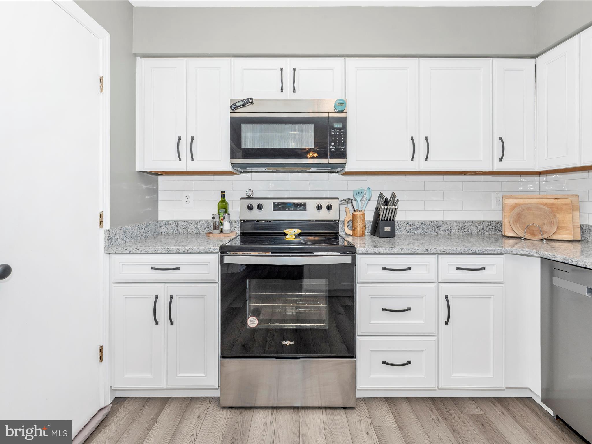 ROBIN MEADOWS - Residential