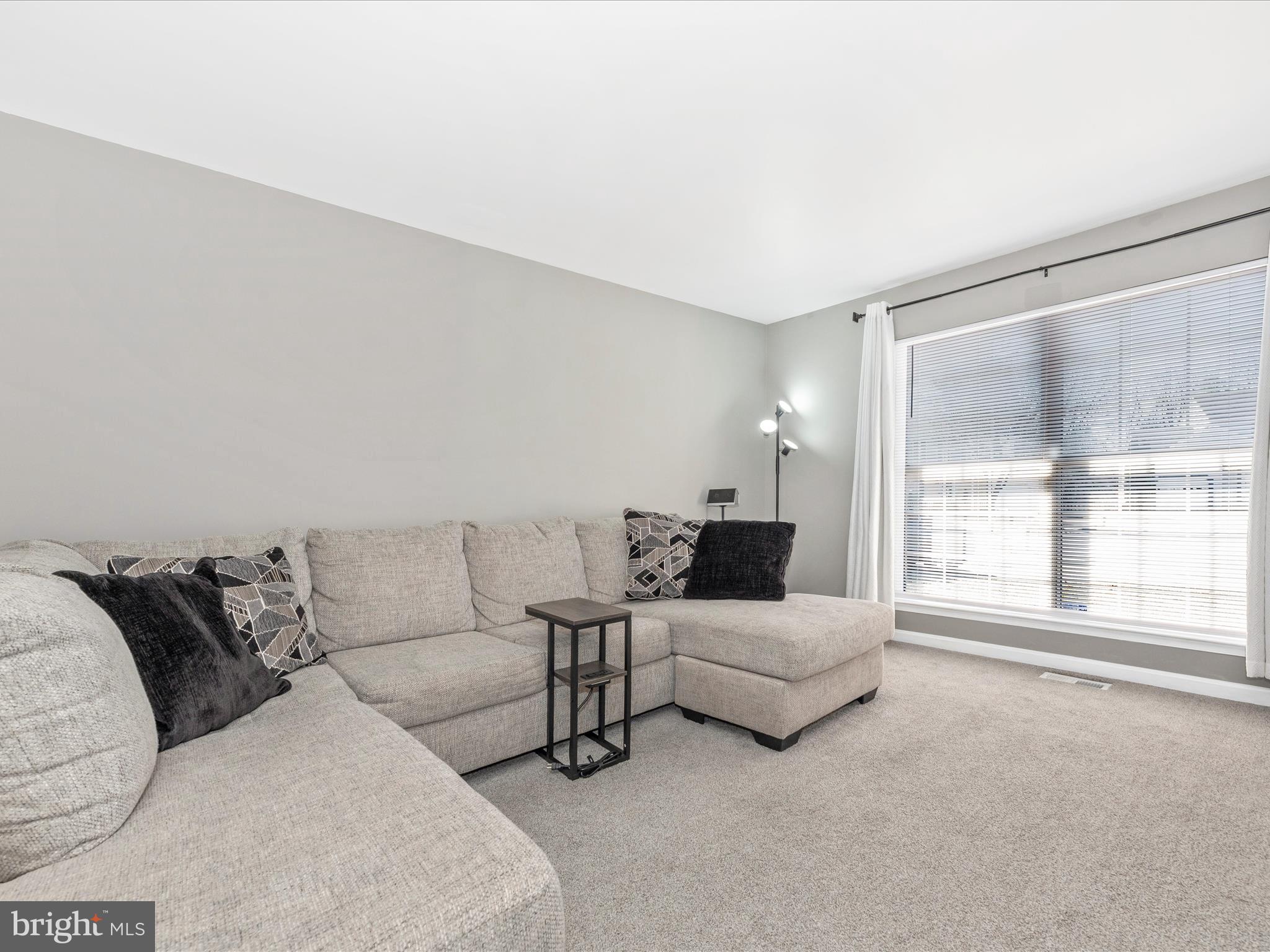 ROBIN MEADOWS - Residential