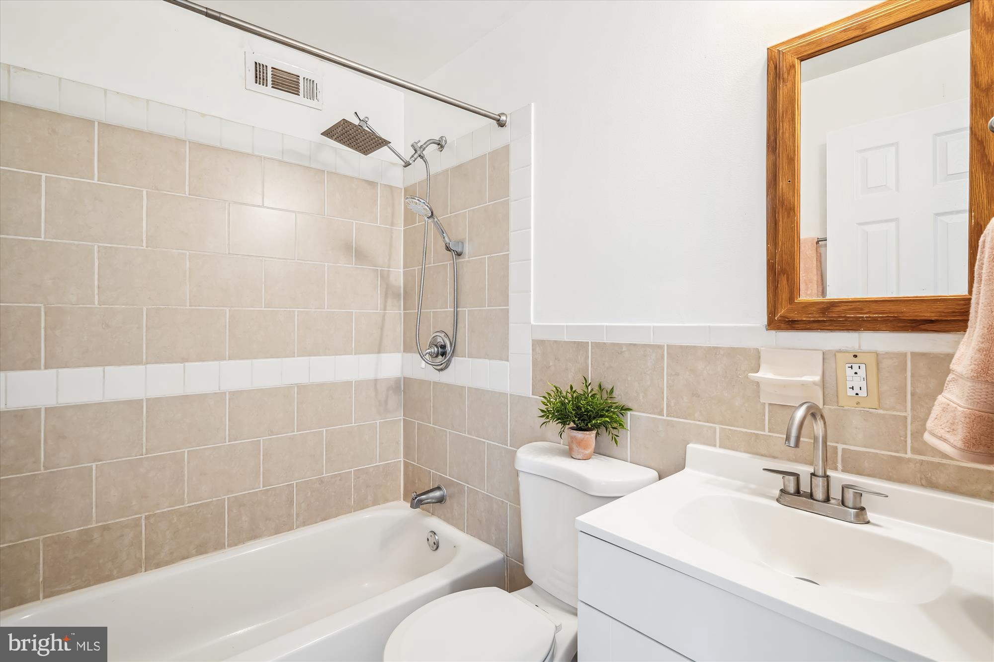 LOTTSFORD TOWNHOUSES - Residential