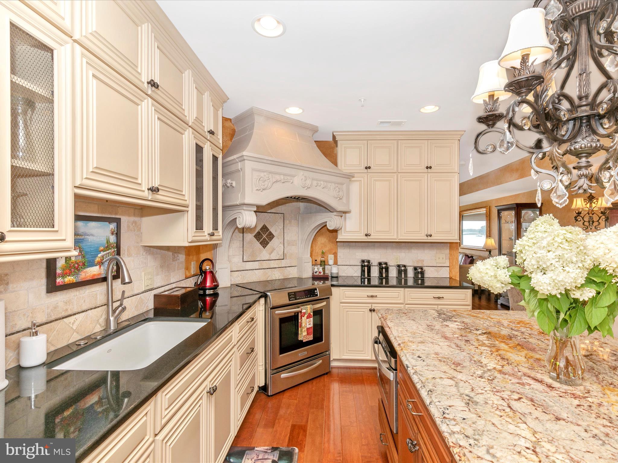 OYSTER COVE - Residential