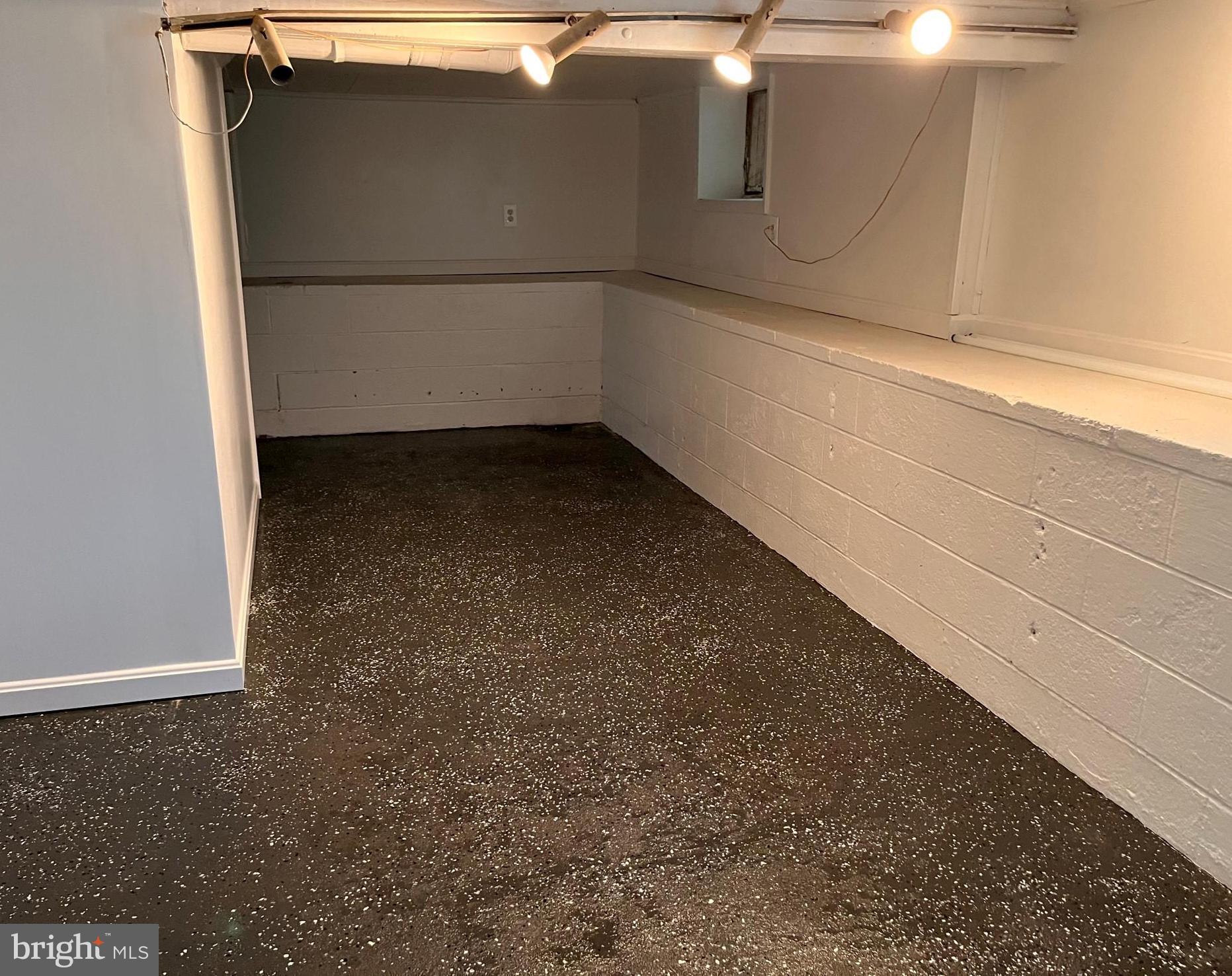 GWYNN OAK SUMMIT - Residential