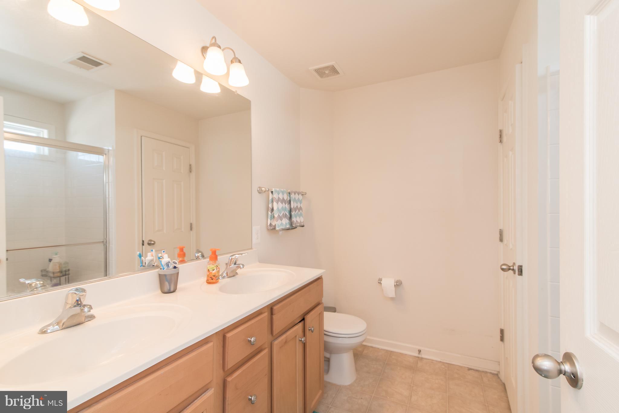 LAKELAND PLACE - Residential