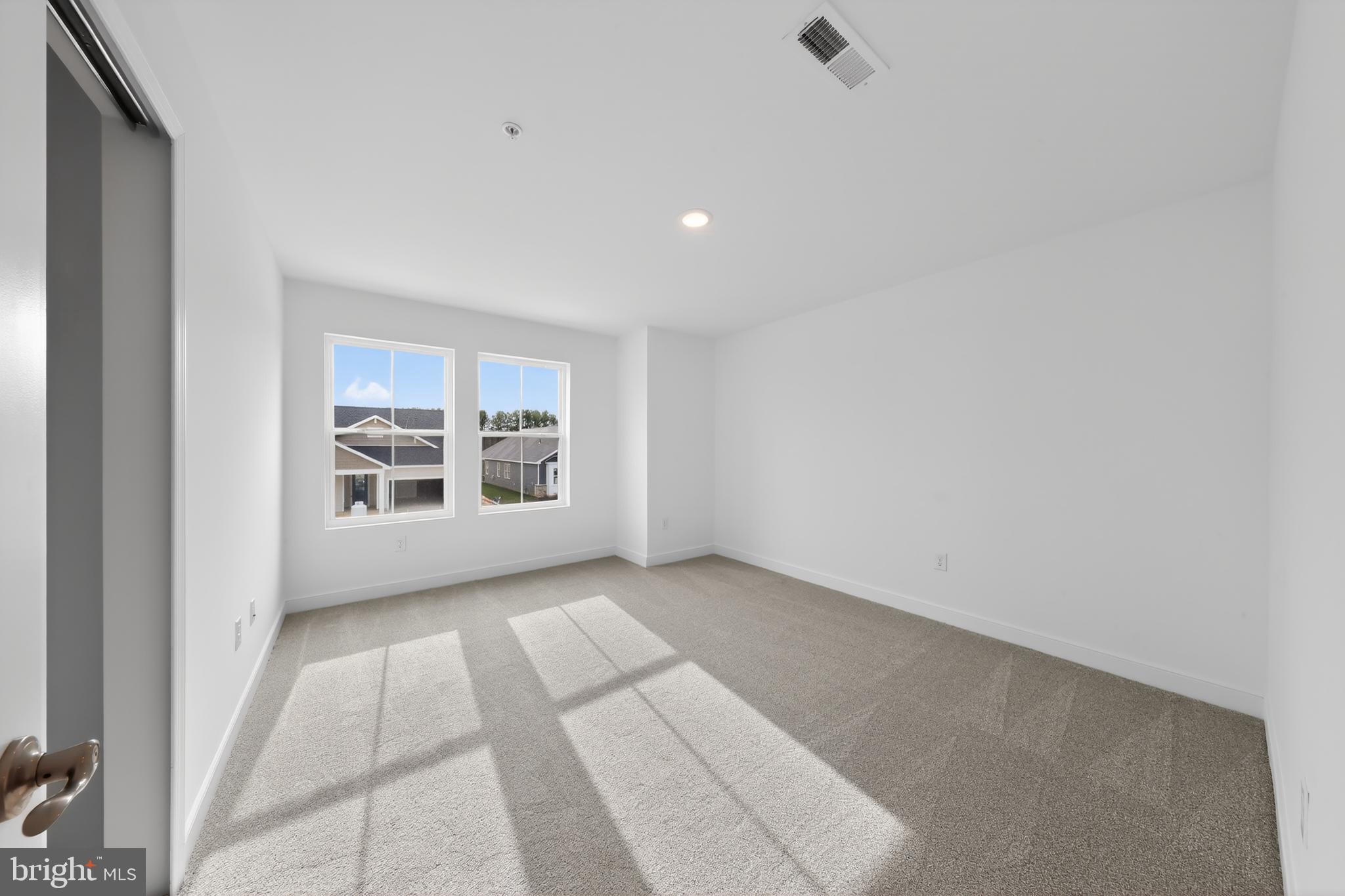 FOUR SEASONS AT EASTON - Residential