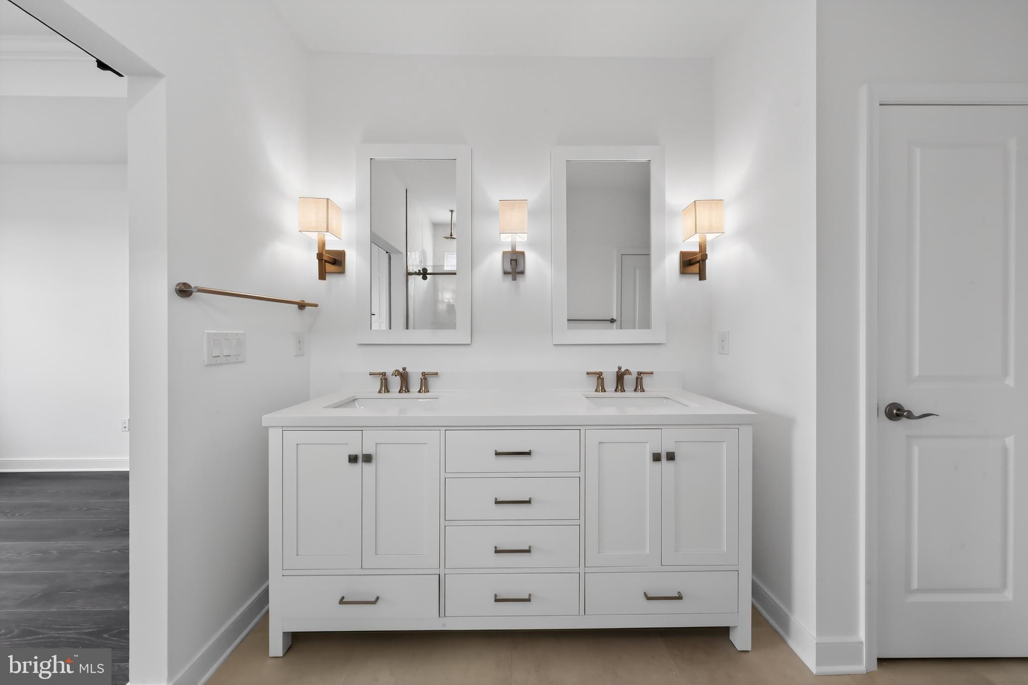 FOUR SEASONS AT EASTON - Residential