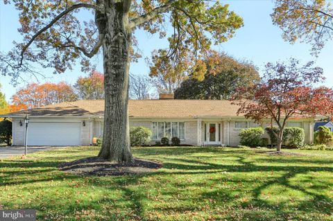 864 HILLTOP ROAD LEMOYNE PA 17043