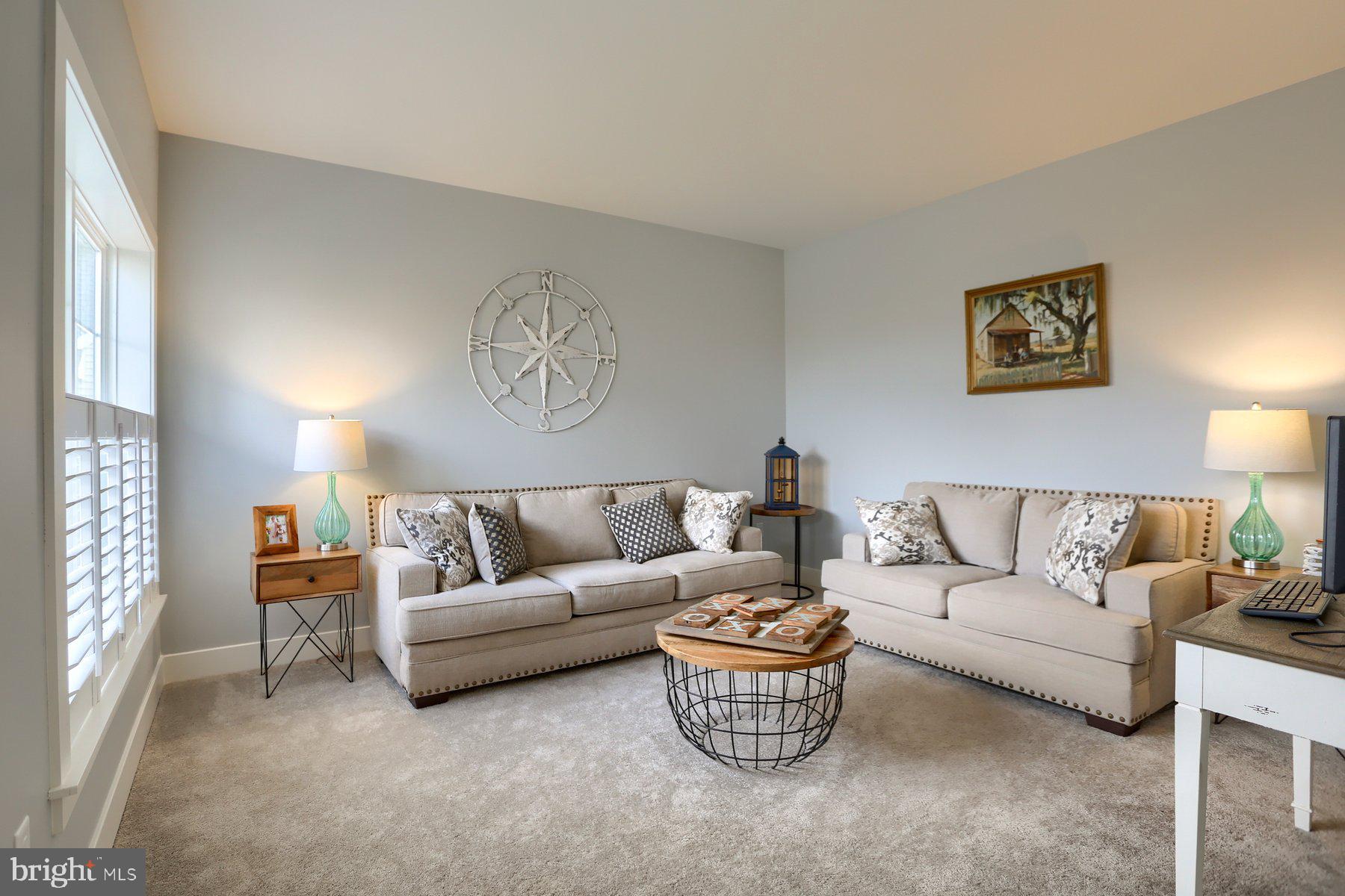 SUMMER LAYNE - Residential