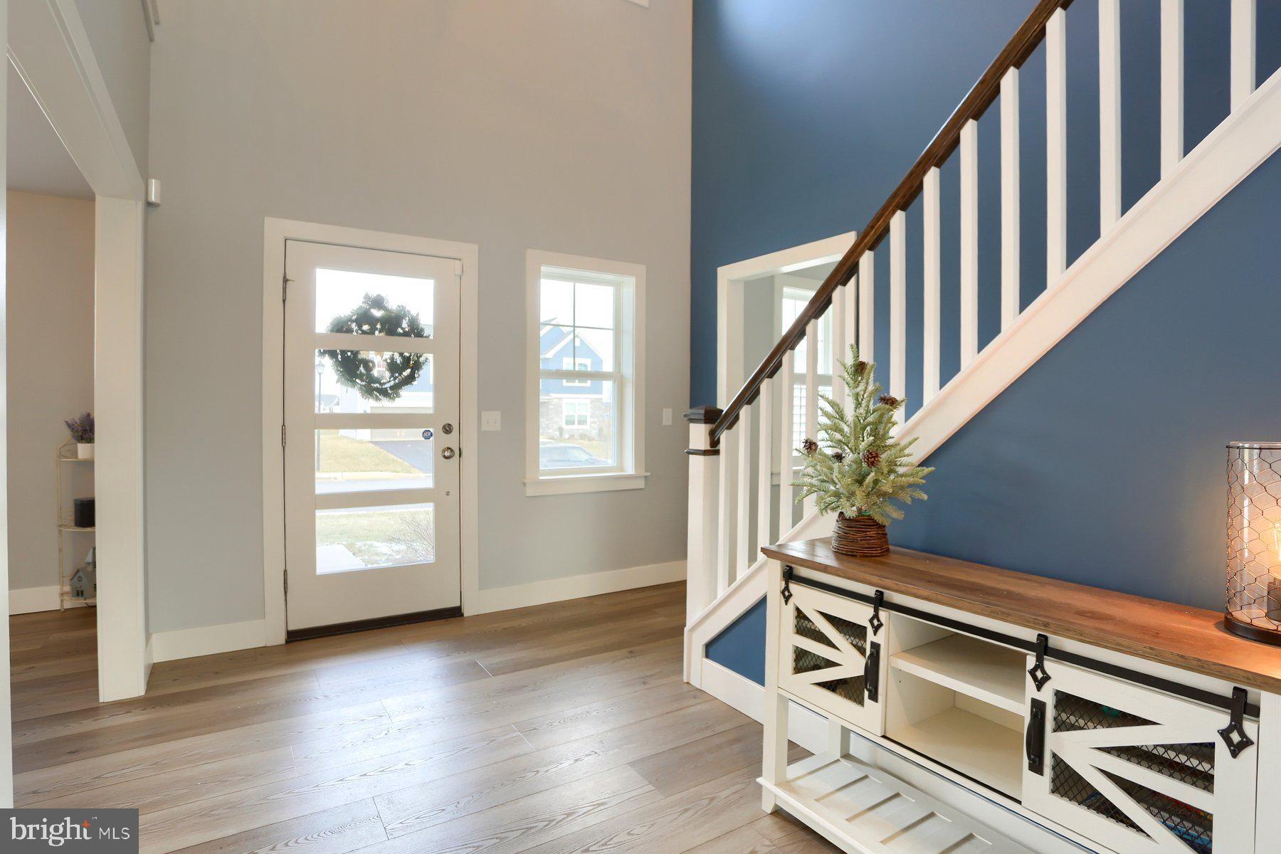 608 SUNSET BOULEVARD