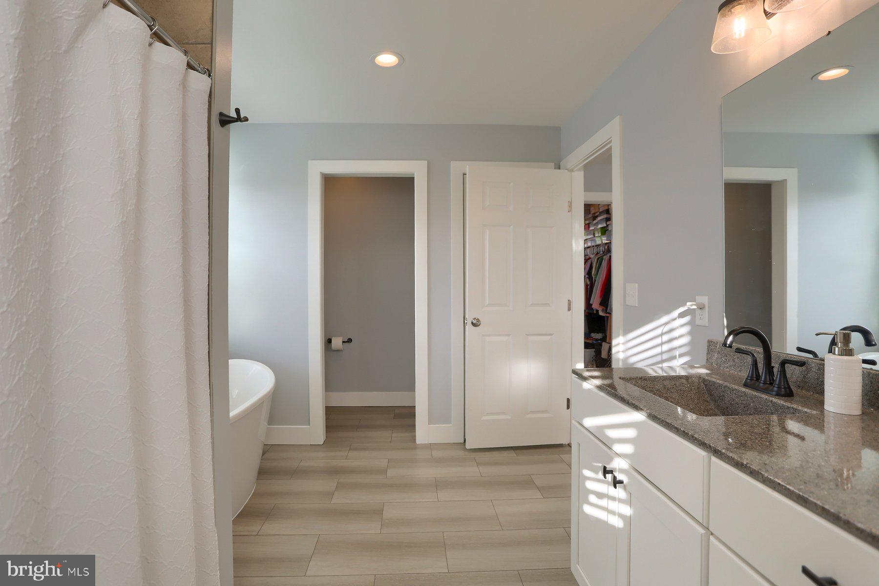 SUMMER LAYNE - Residential