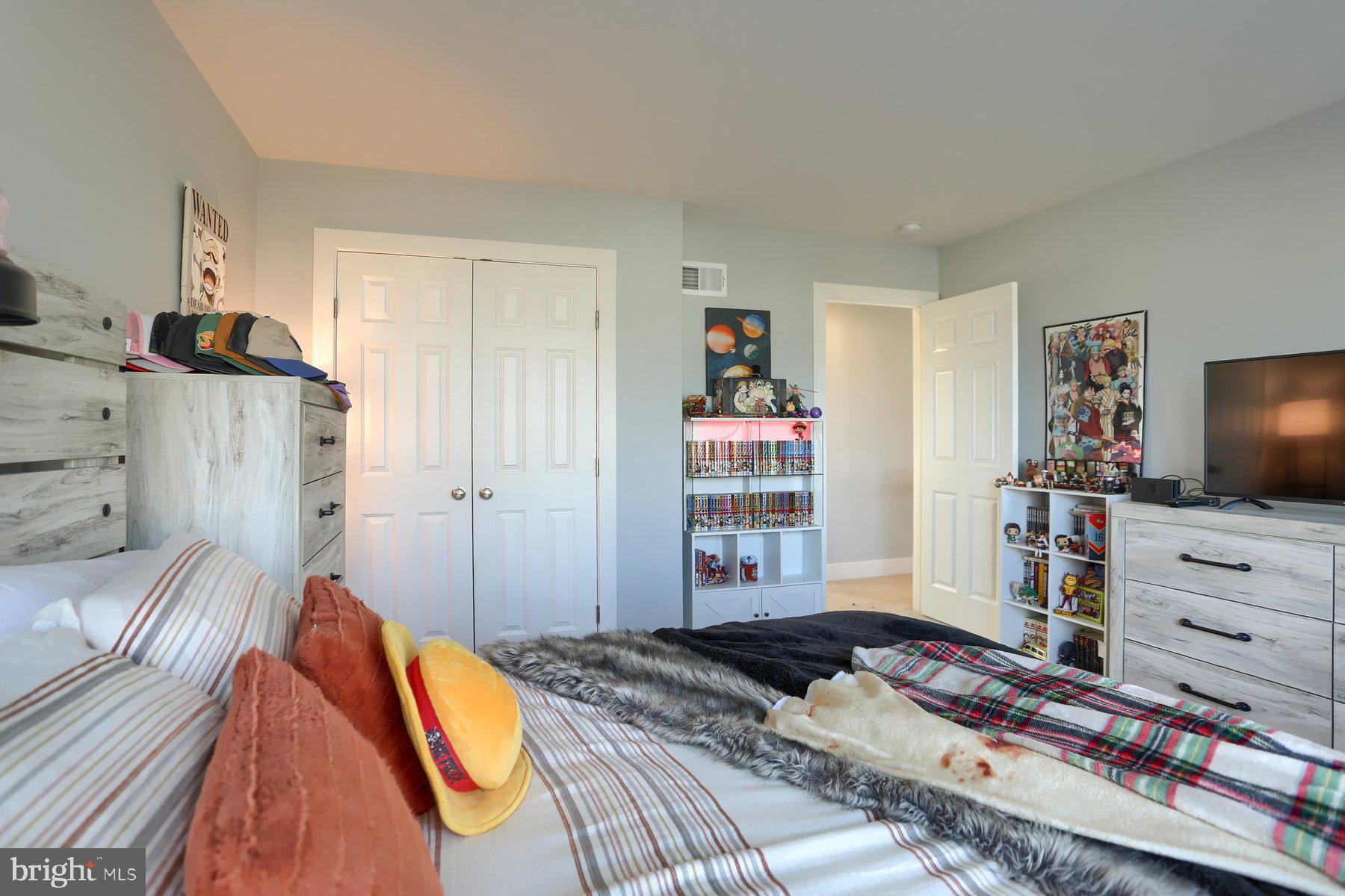 SUMMER LAYNE - Residential