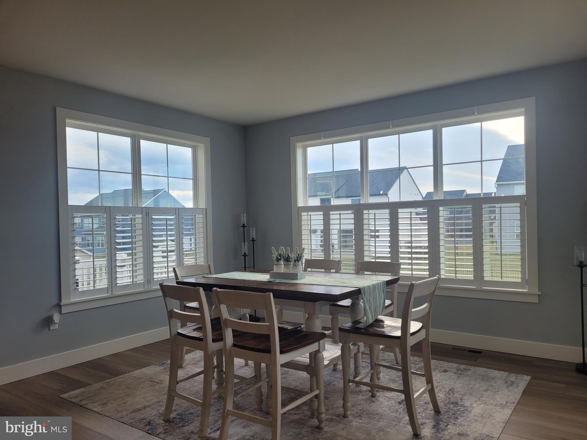 SUMMER LAYNE - Residential