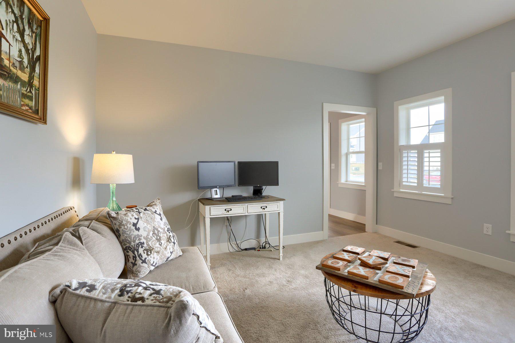 SUMMER LAYNE - Residential