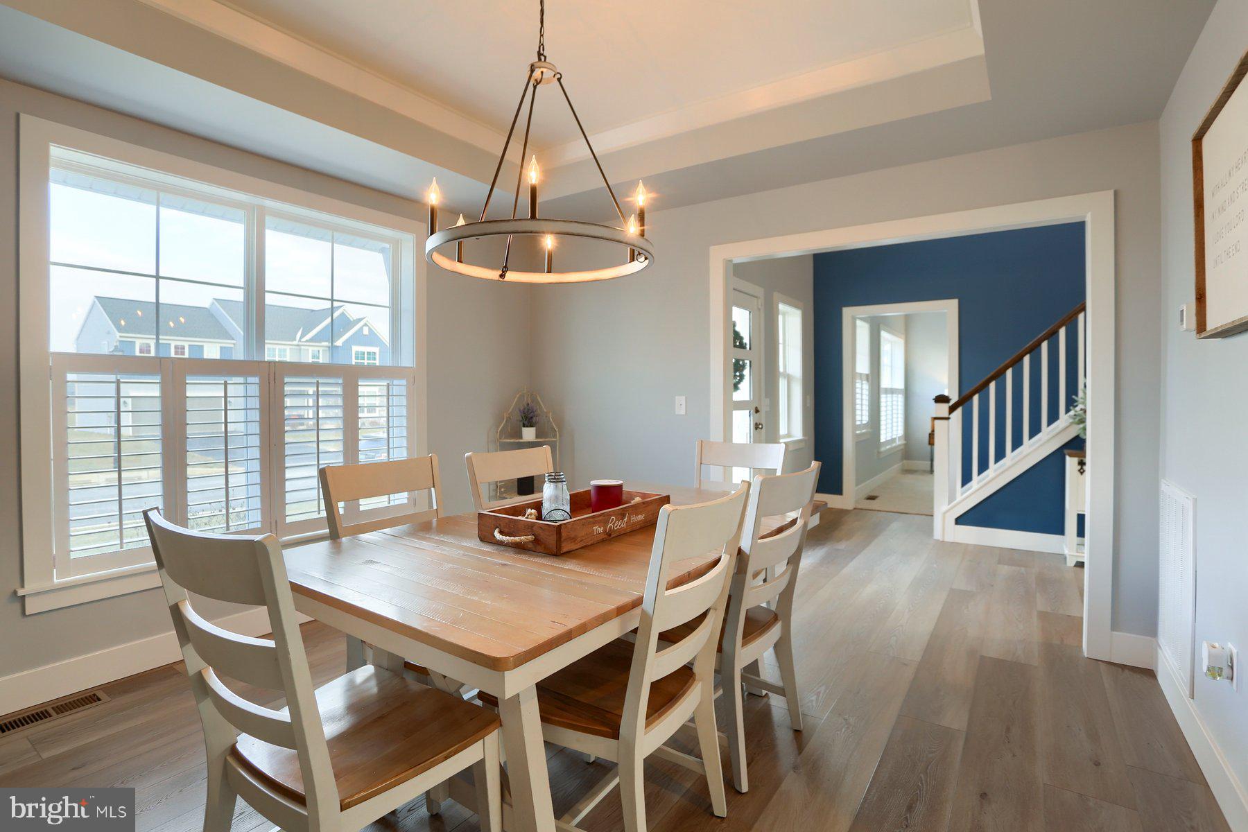 SUMMER LAYNE - Residential