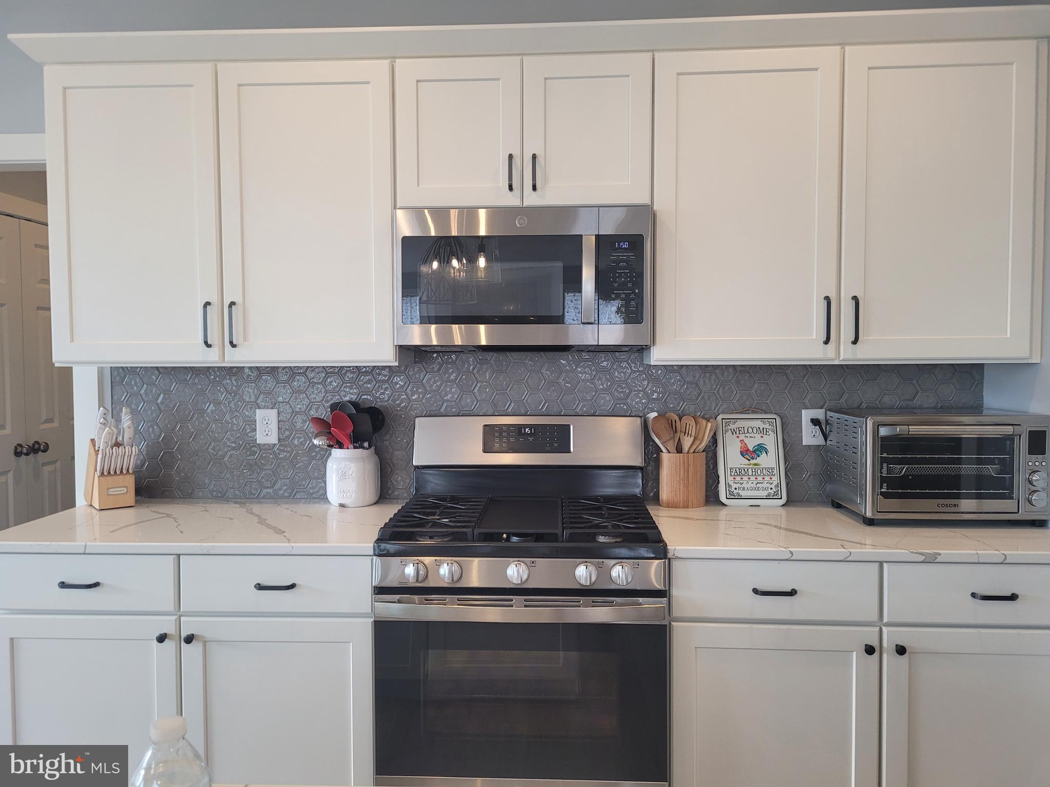 SUMMER LAYNE - Residential