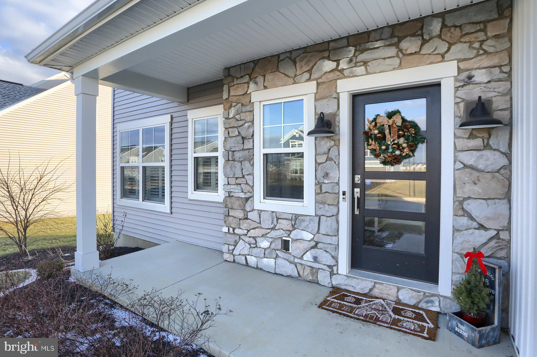 608 SUNSET BOULEVARD