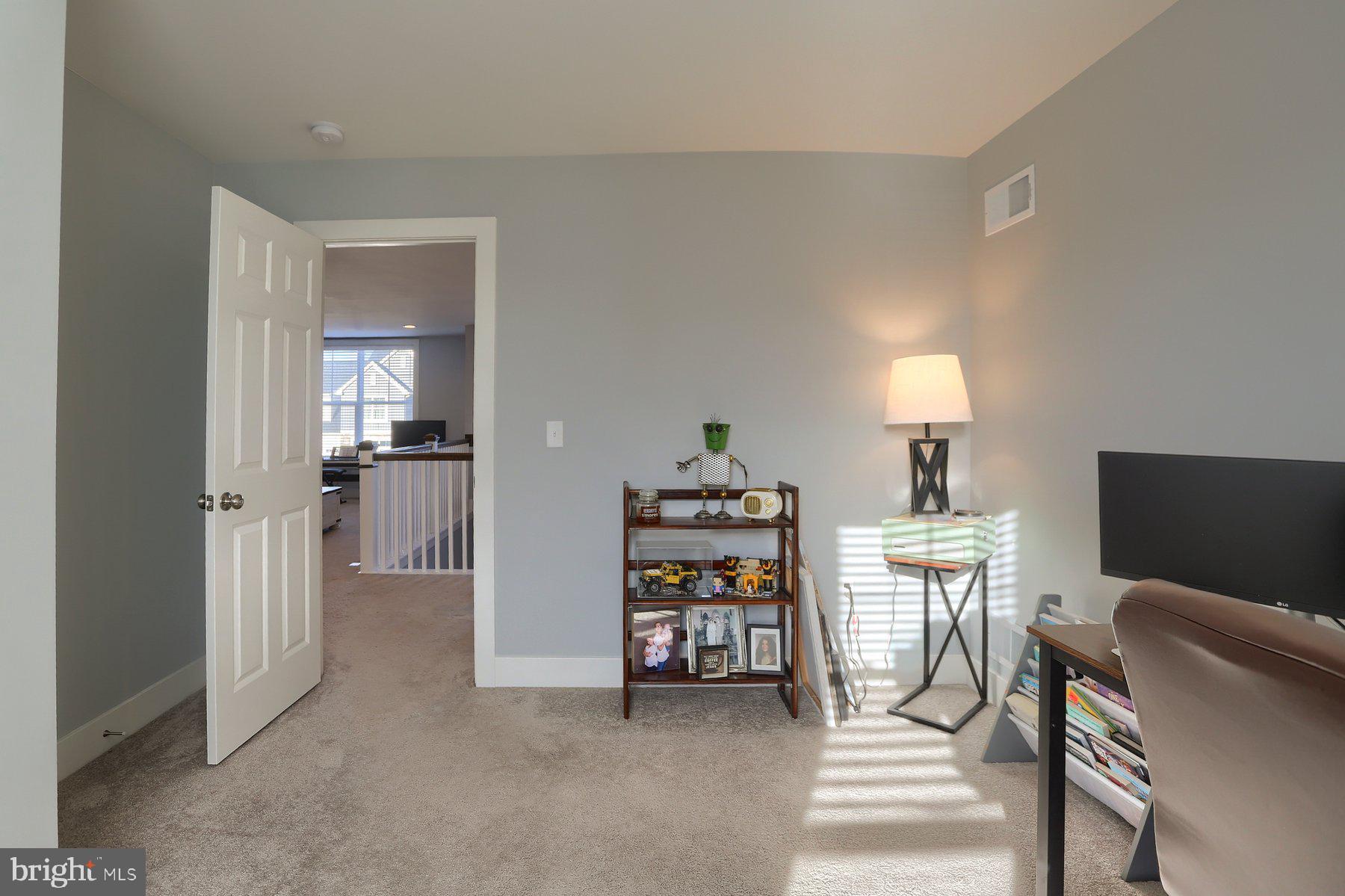 SUMMER LAYNE - Residential