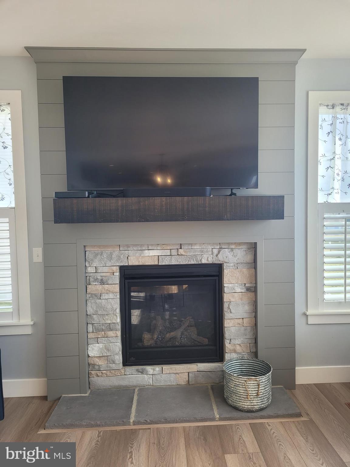 SUMMER LAYNE - Residential