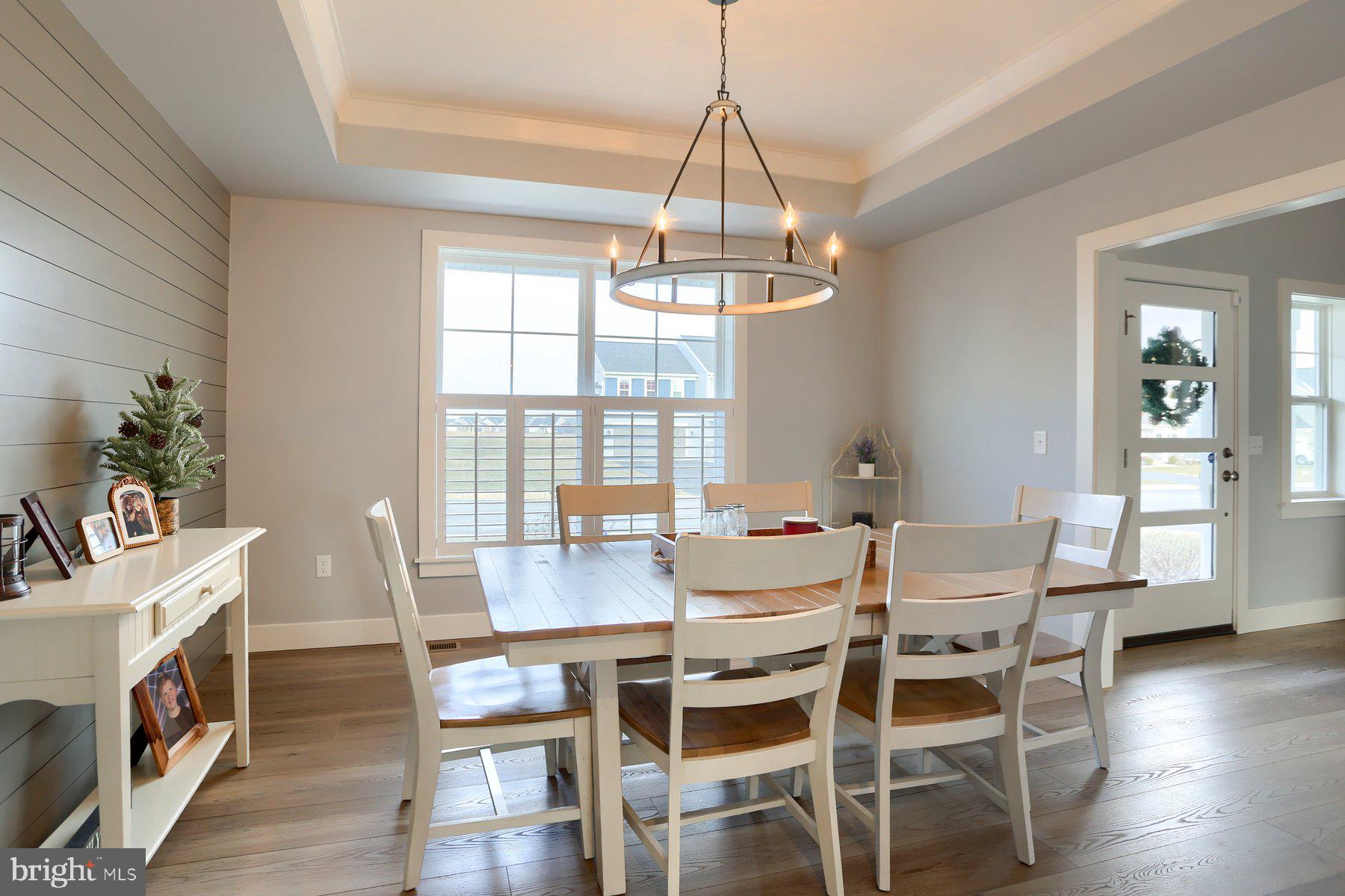 SUMMER LAYNE - Residential