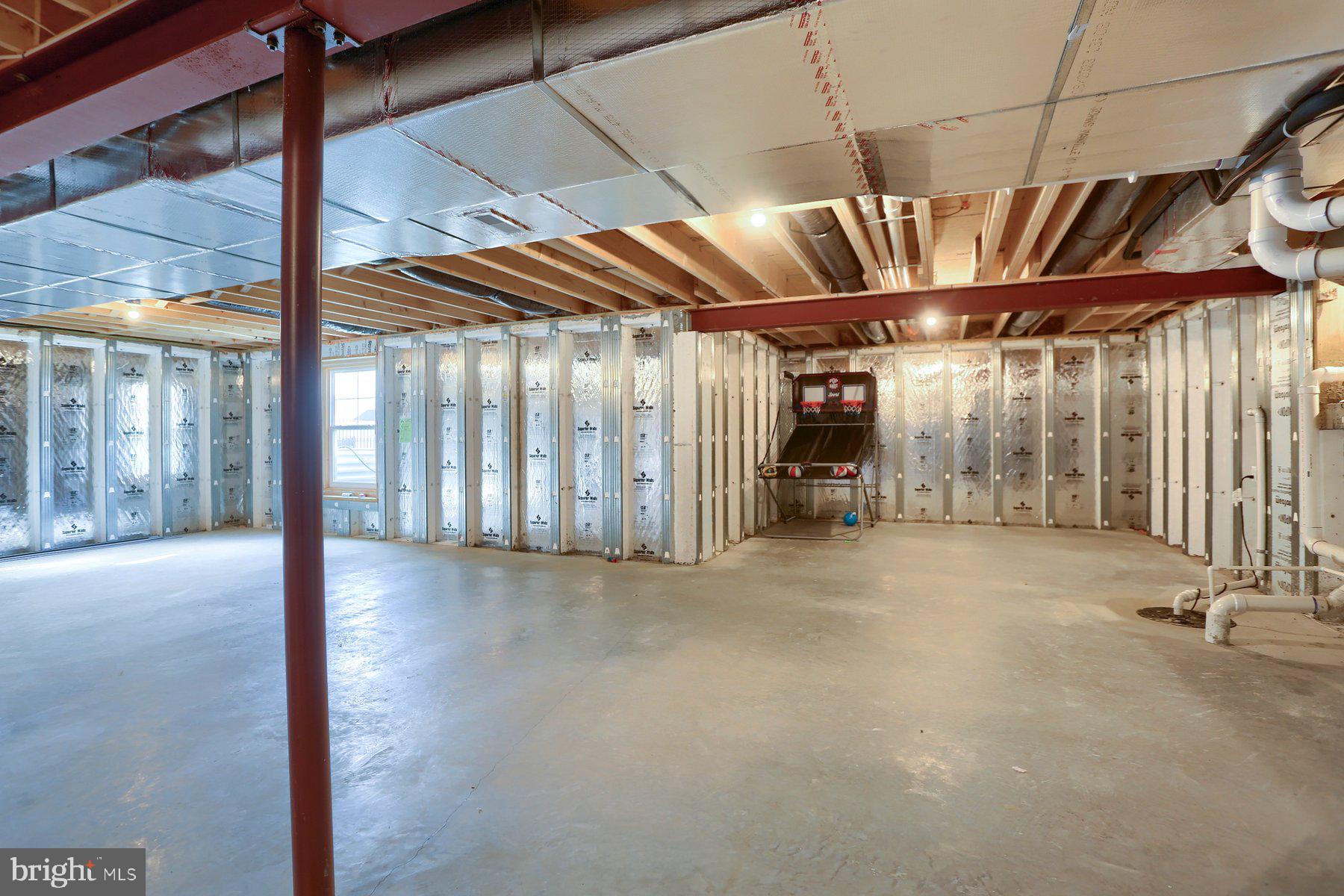 SUMMER LAYNE - Residential