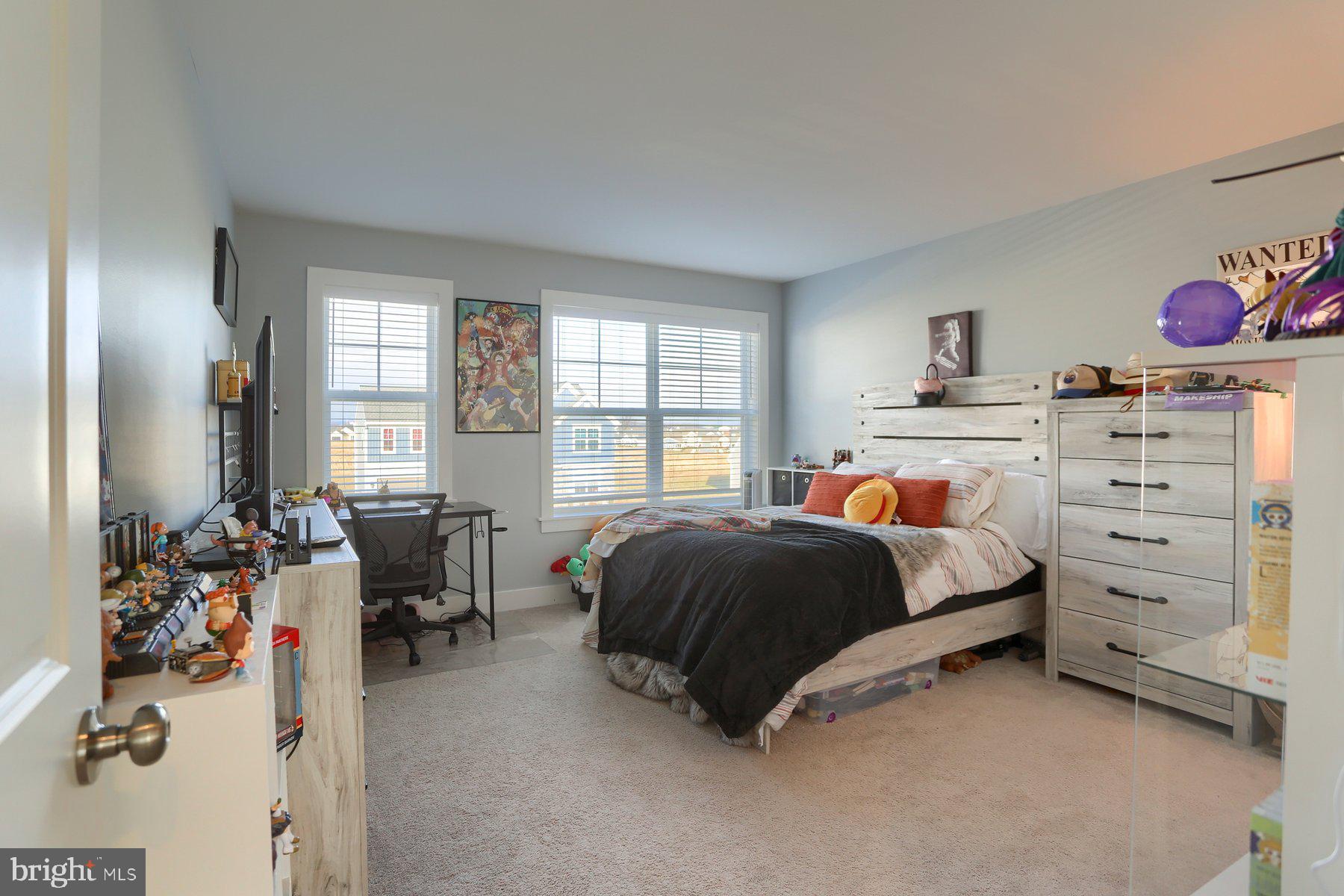 SUMMER LAYNE - Residential