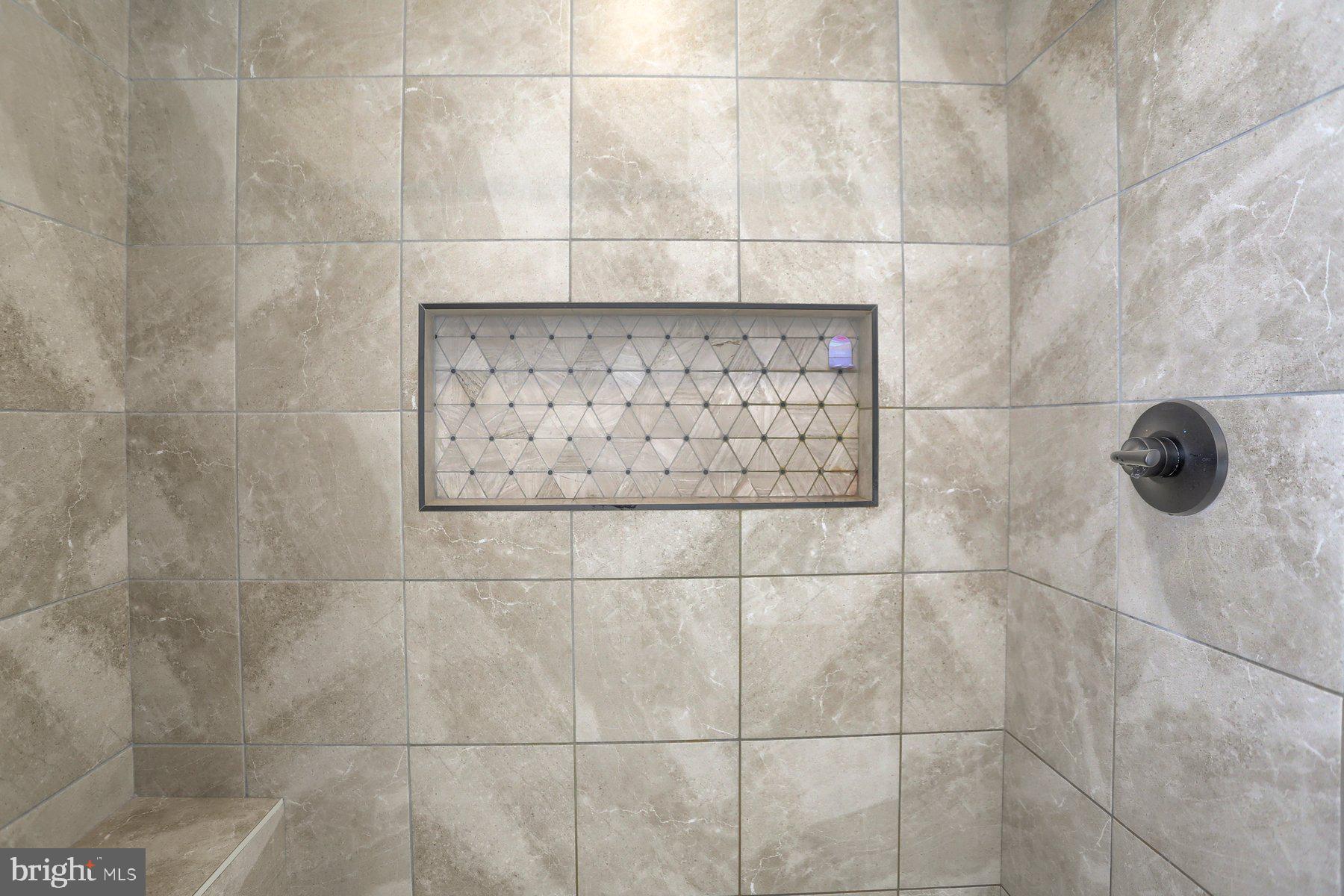 SUMMER LAYNE - Residential