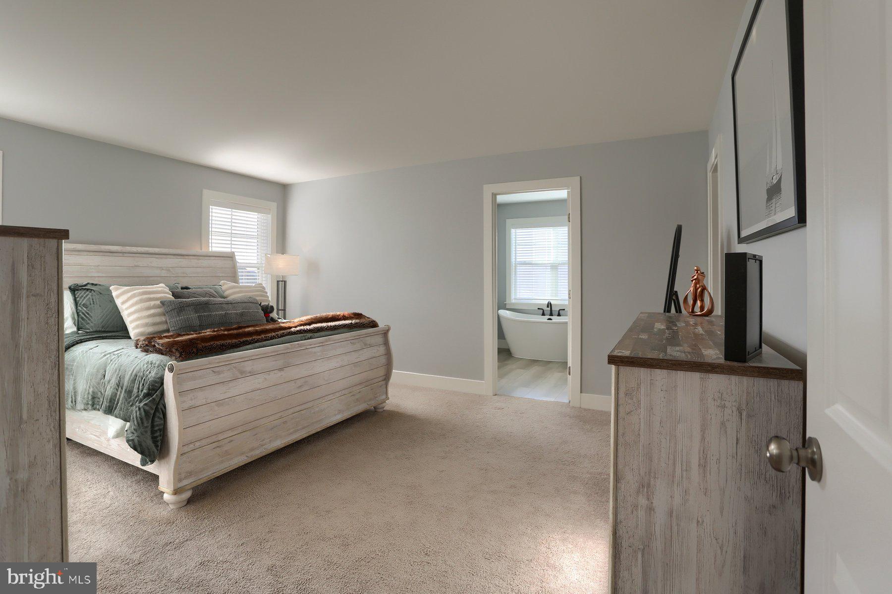 SUMMER LAYNE - Residential