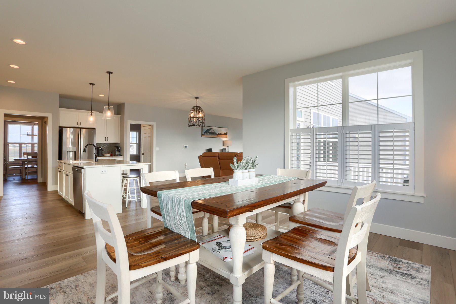 SUMMER LAYNE - Residential