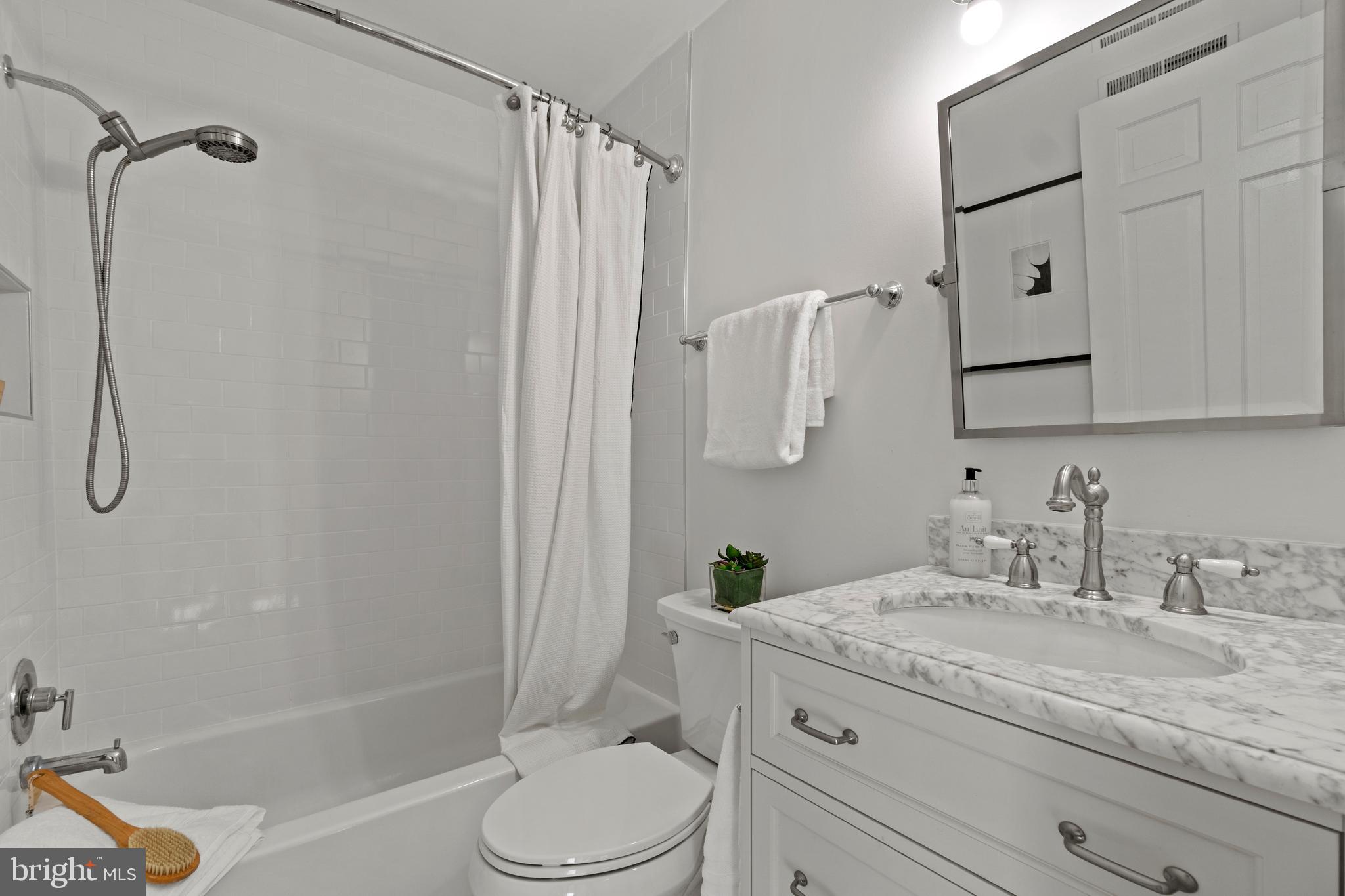 BRADLEY HILLS - Residential