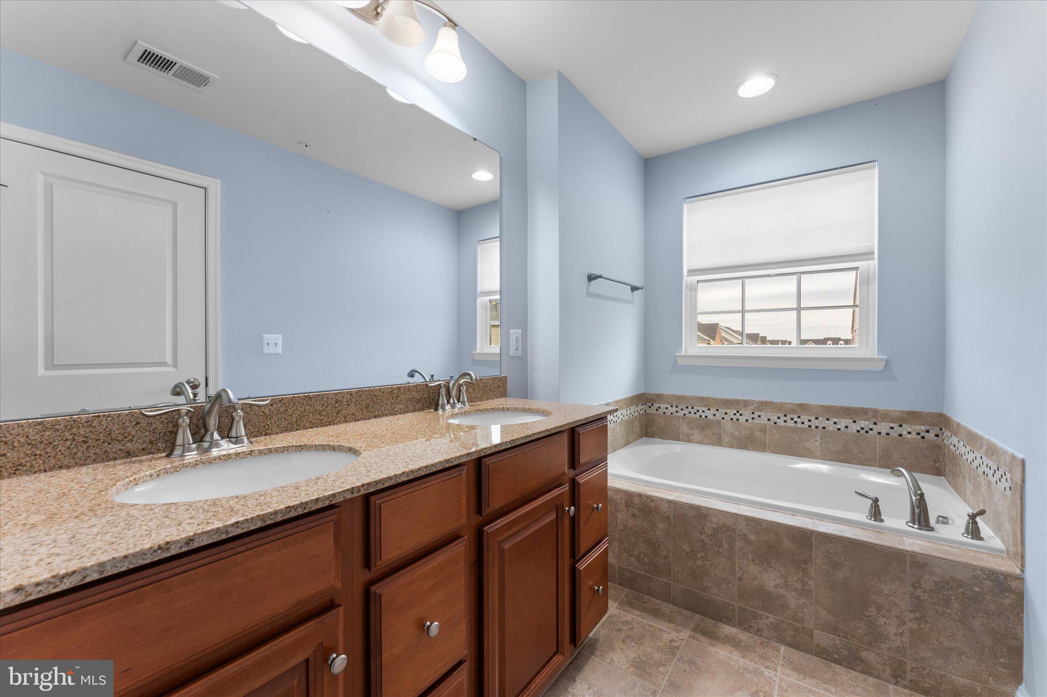 ARCOLA - Residential