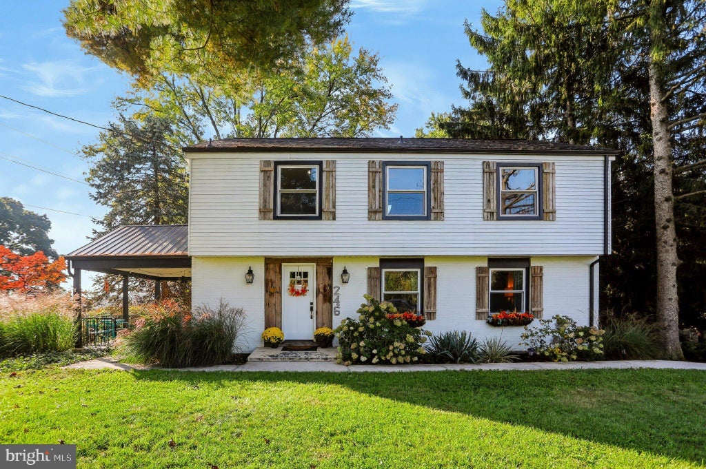 Photo of 246 E Oregon Road, LITITZ, PA 17543 (MLS # PALA2097074)