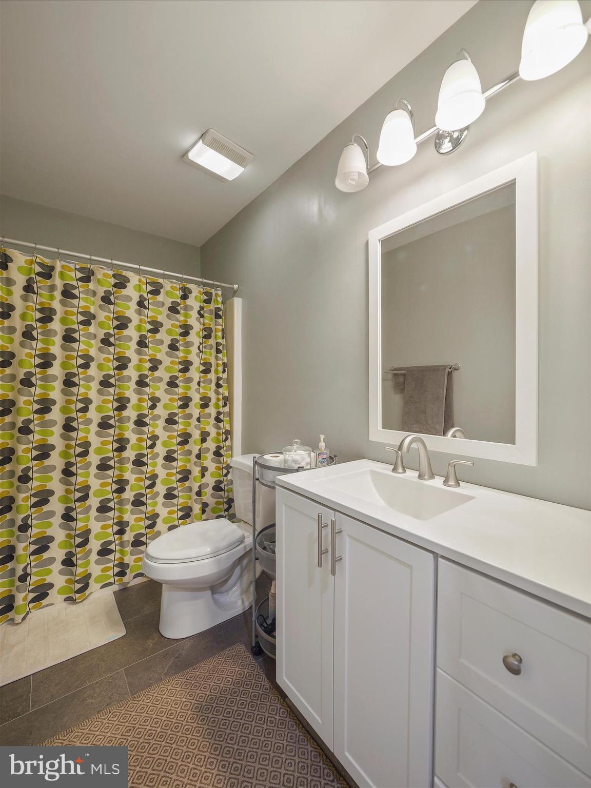 MAUGANSVILLE - Residential