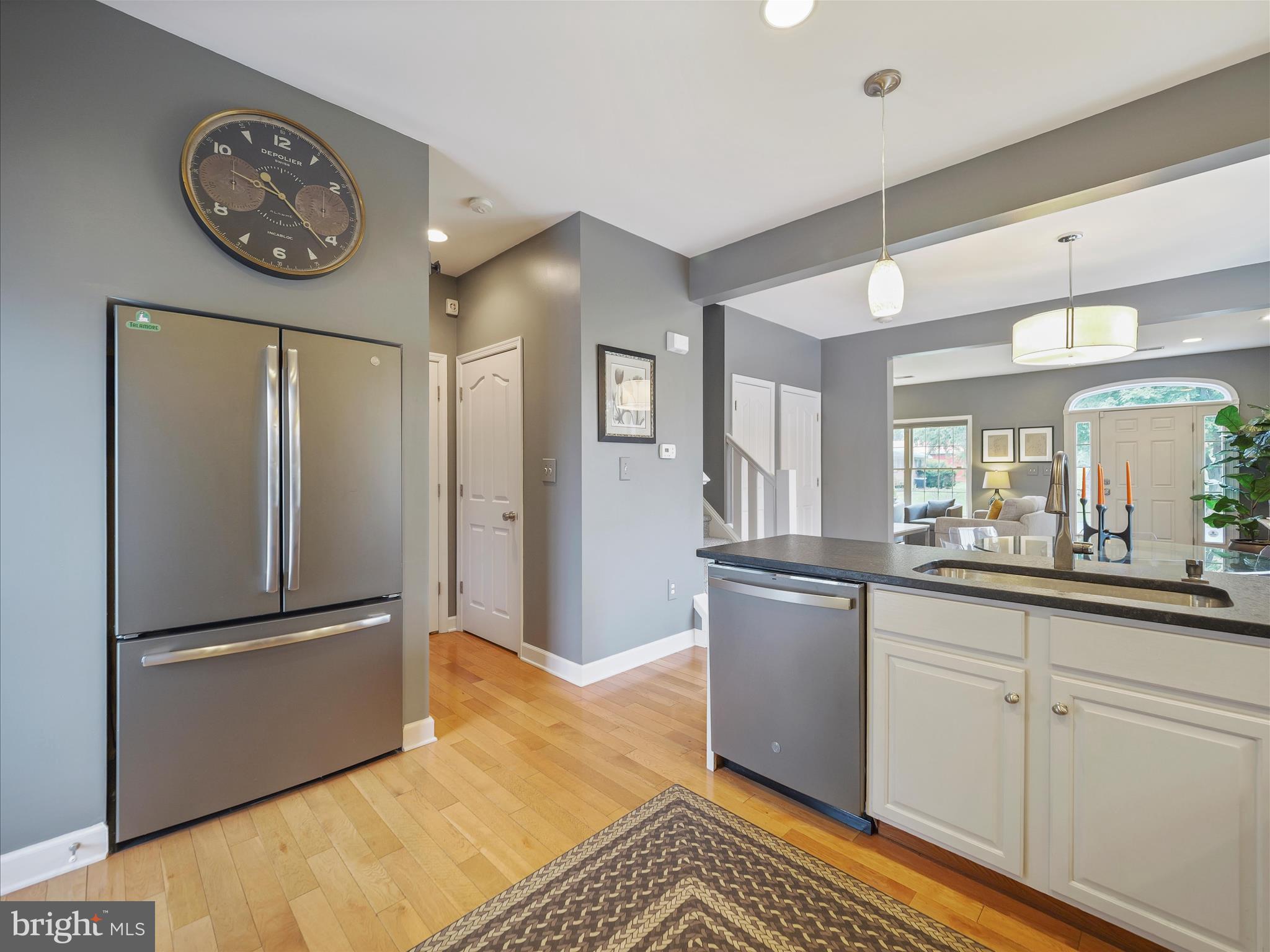 MAUGANSVILLE - Residential