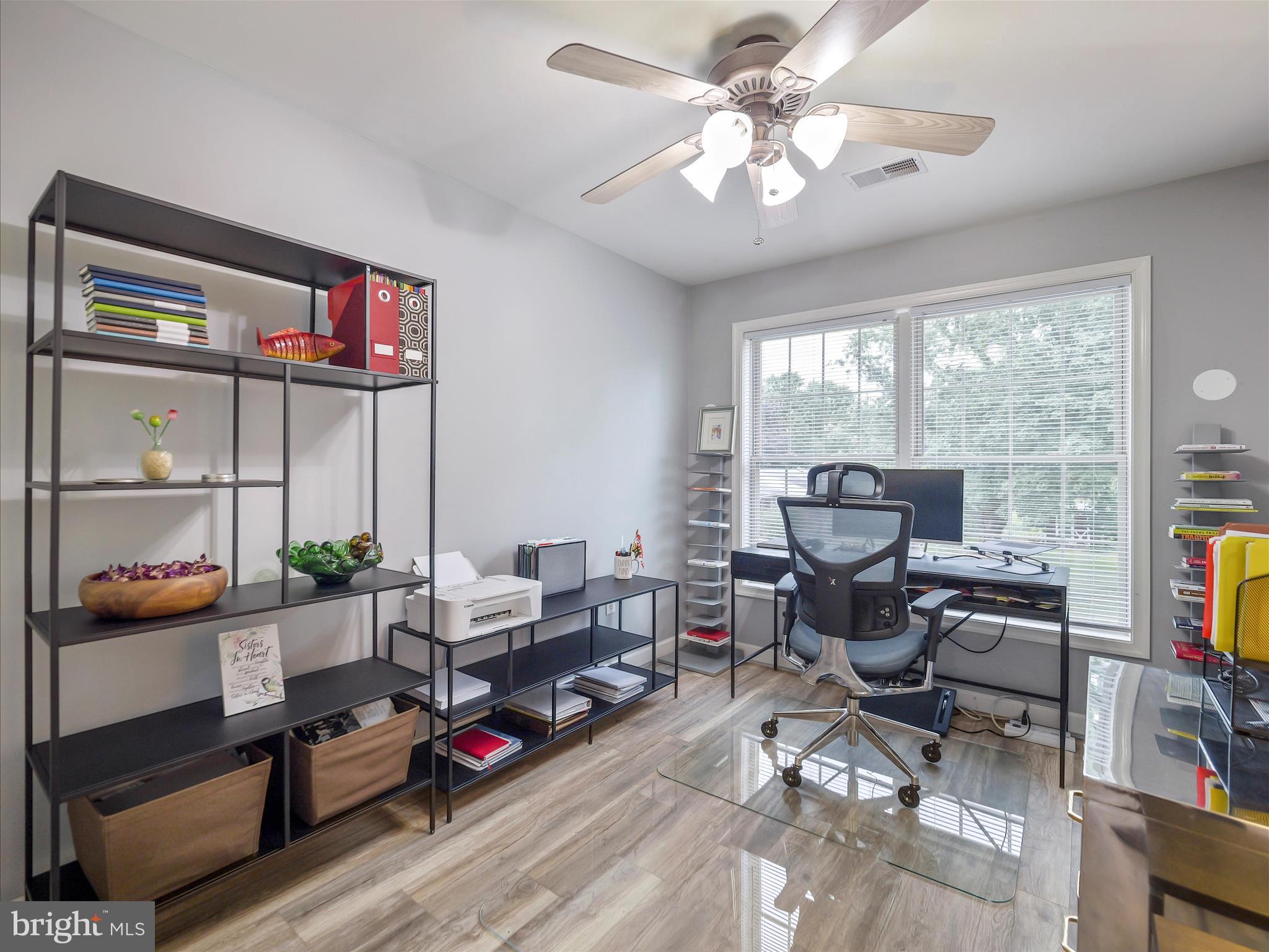 MAUGANSVILLE - Residential