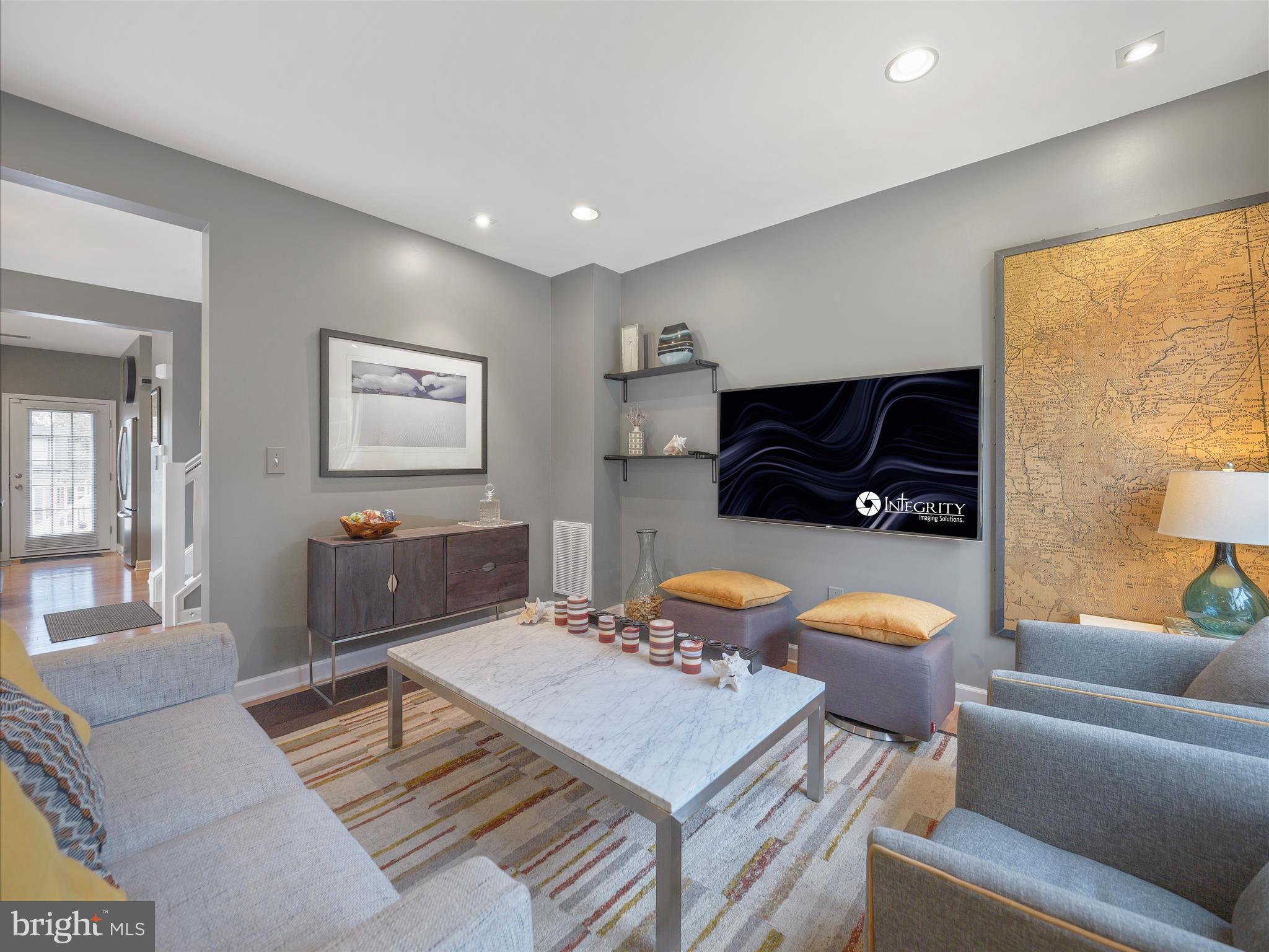 MAUGANSVILLE - Residential