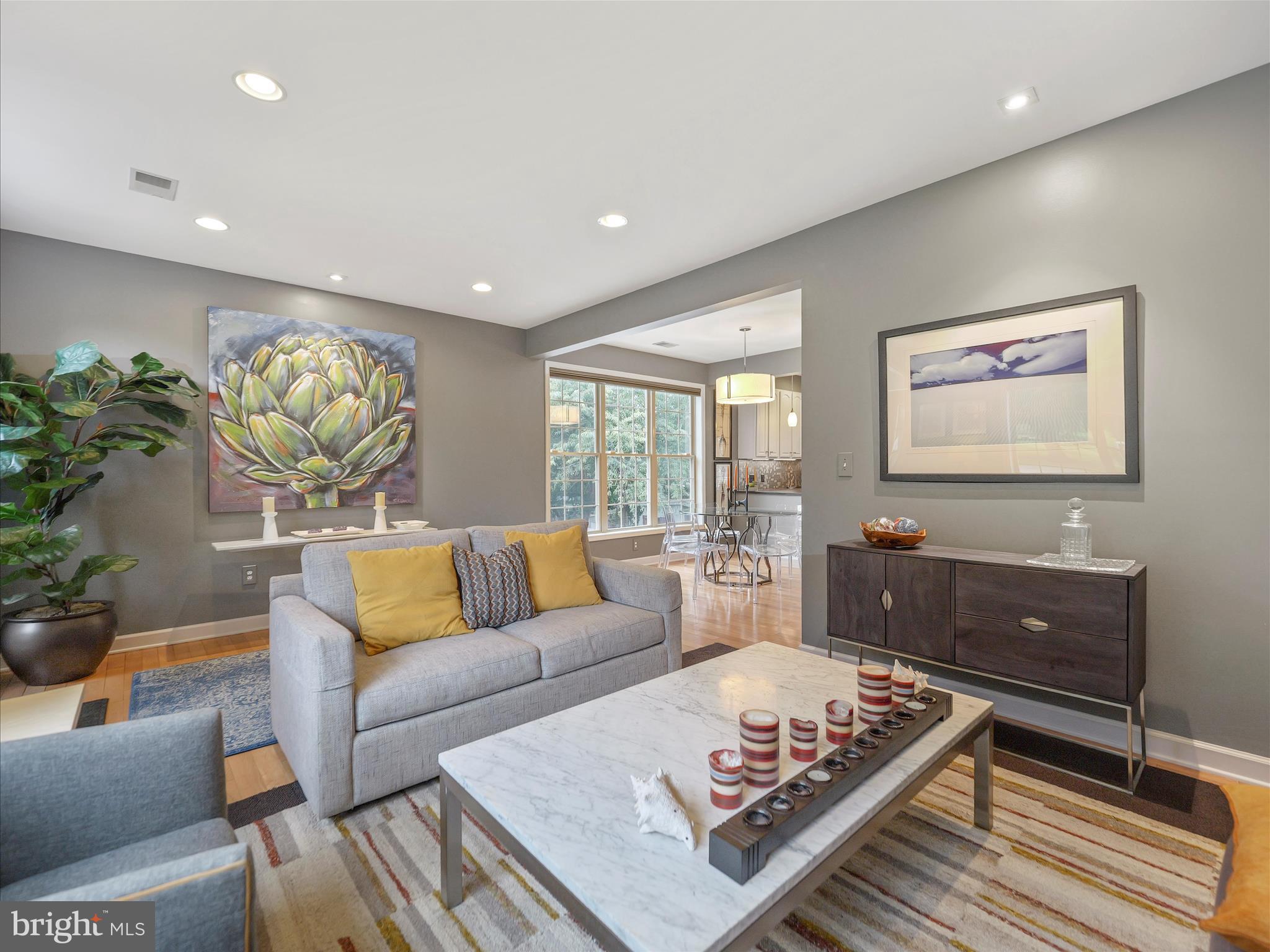 MAUGANSVILLE - Residential