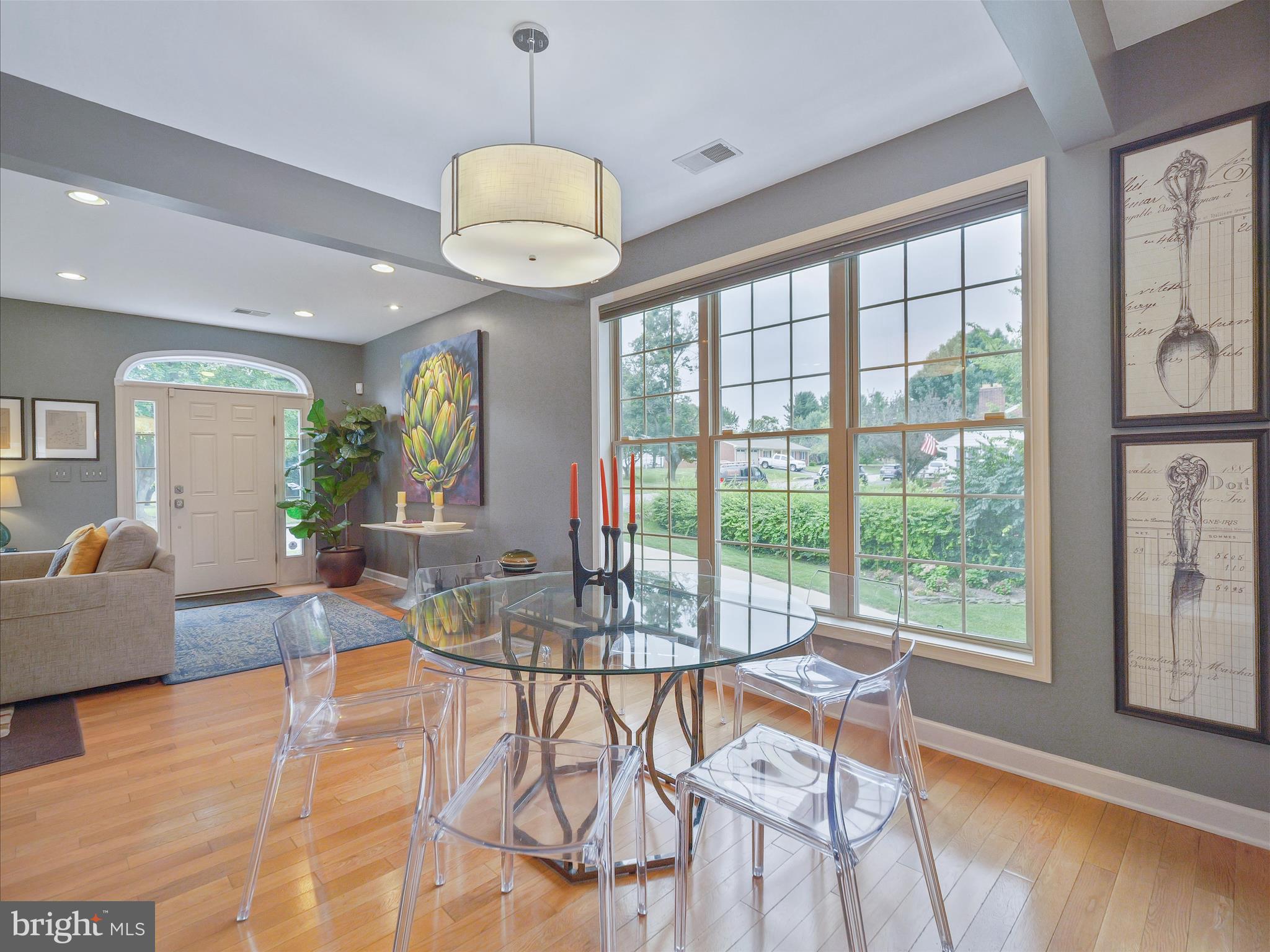 MAUGANSVILLE - Residential