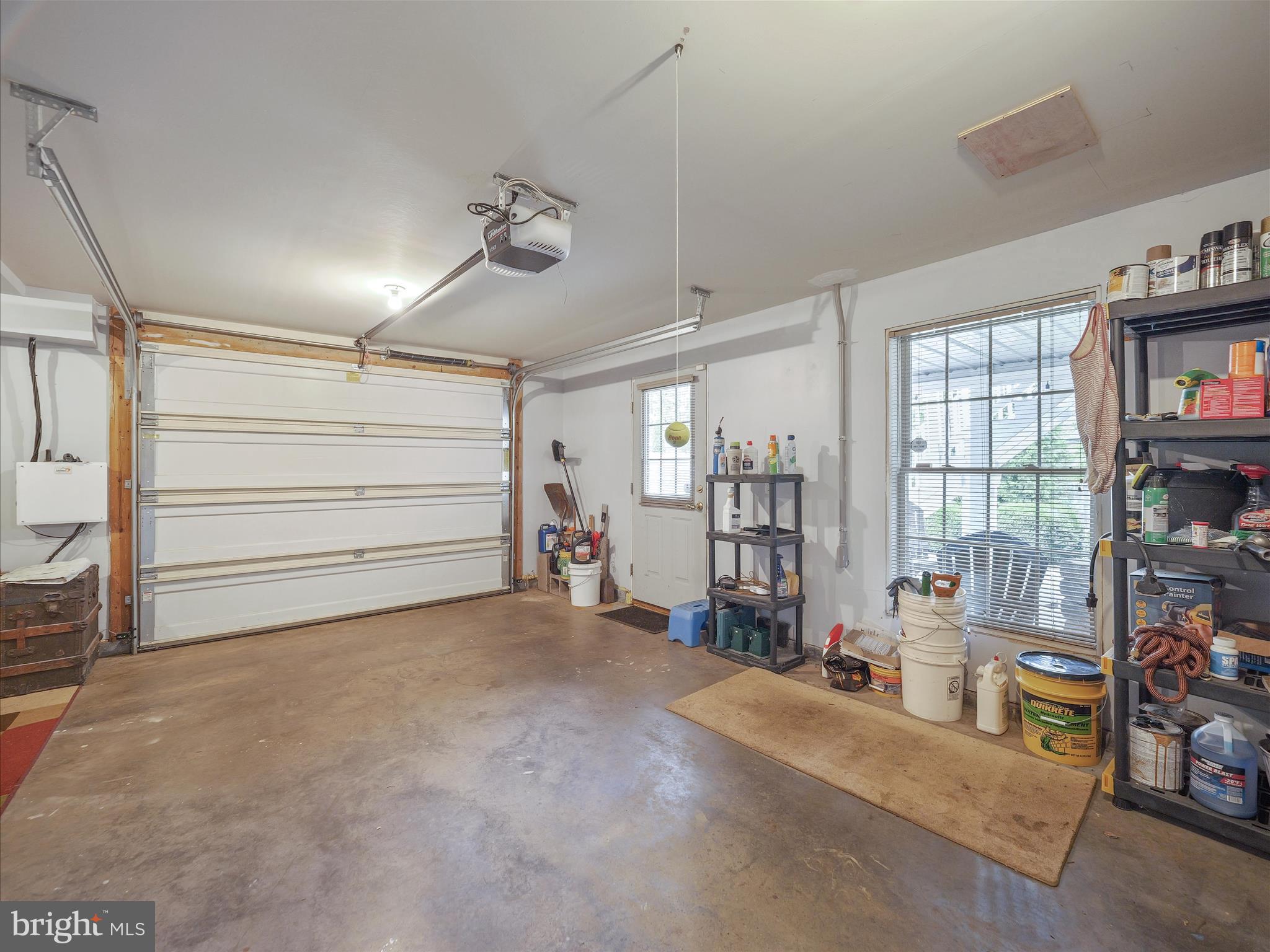 MAUGANSVILLE - Residential