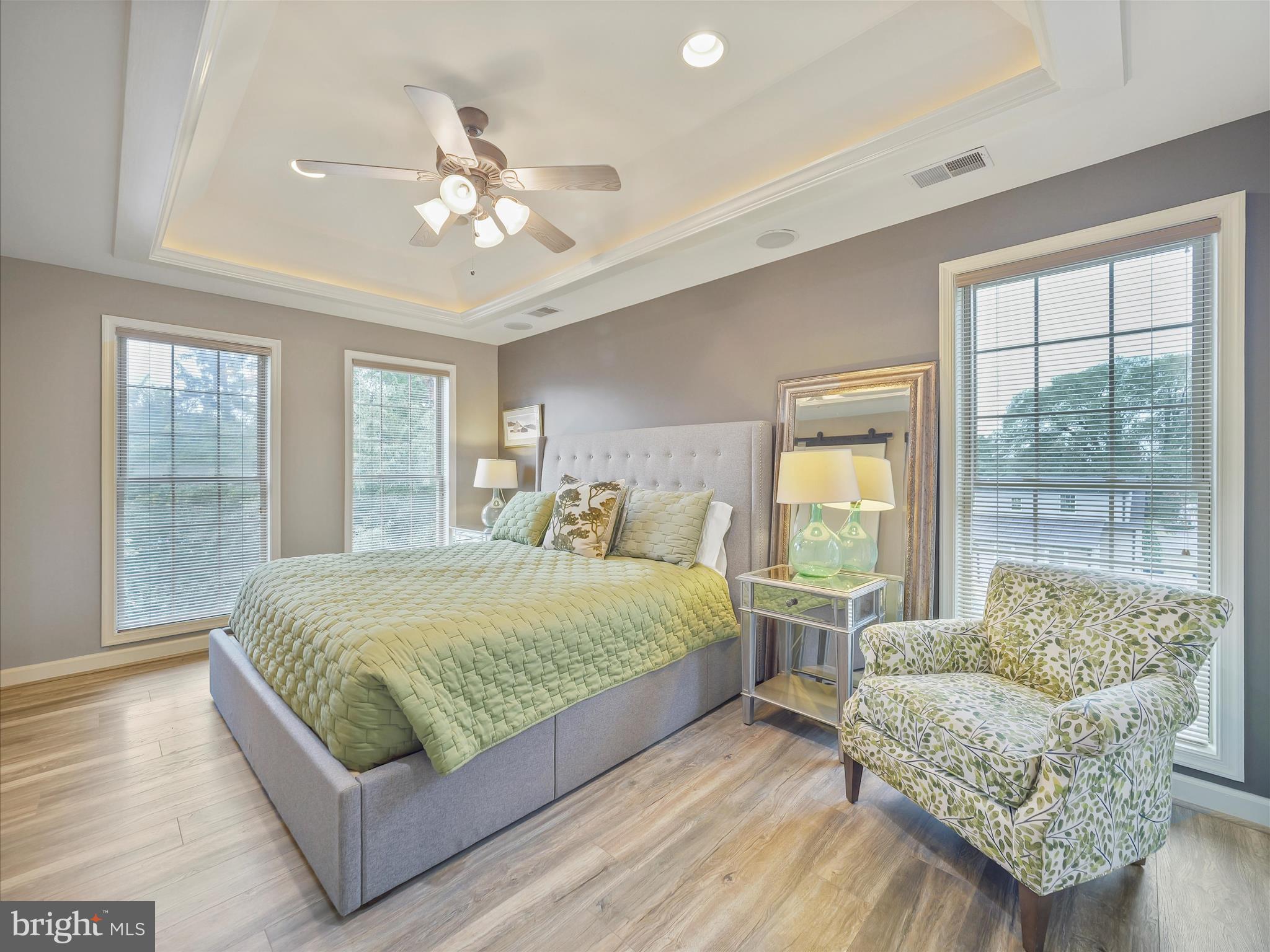 MAUGANSVILLE - Residential