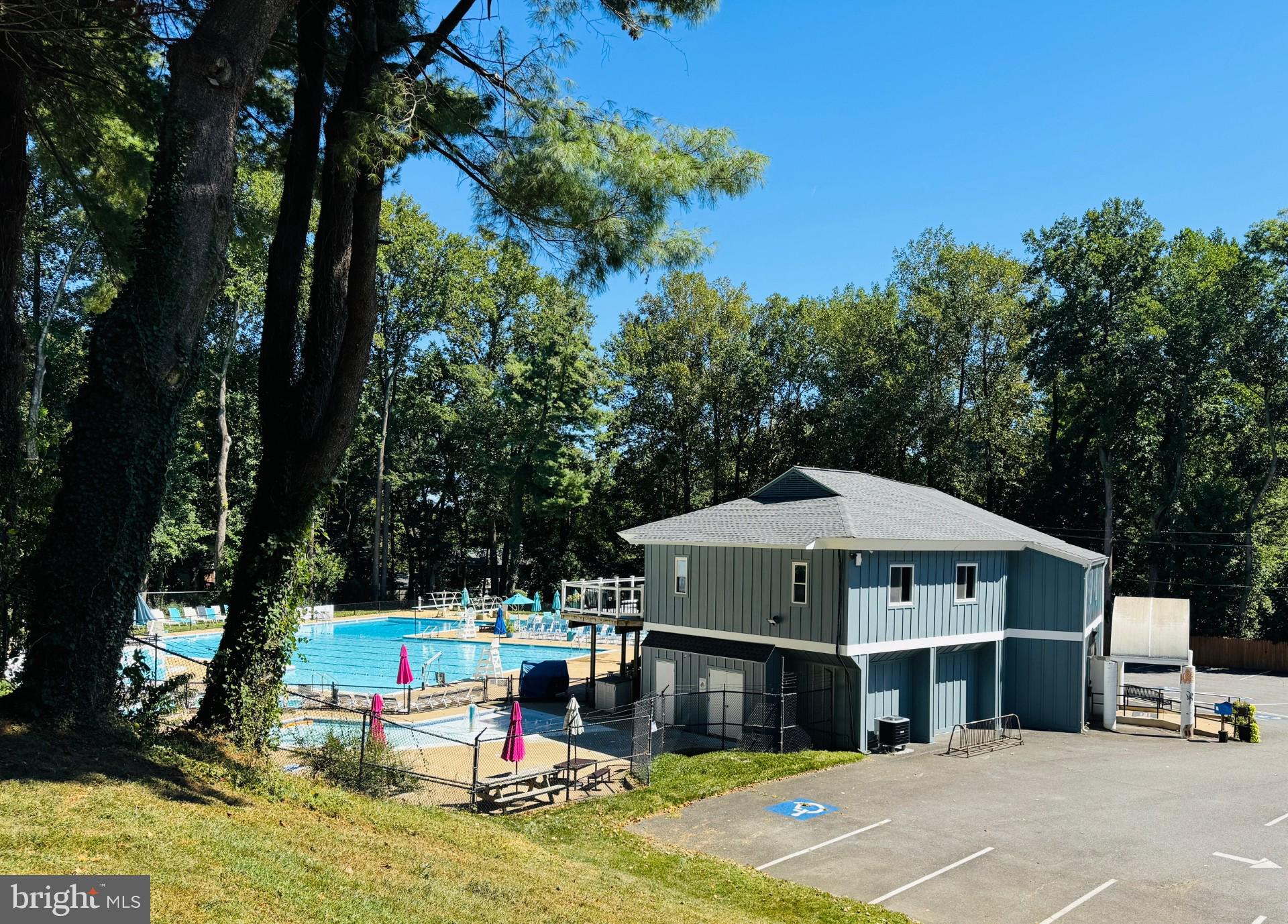 8509 CRESTVIEW DRIVE