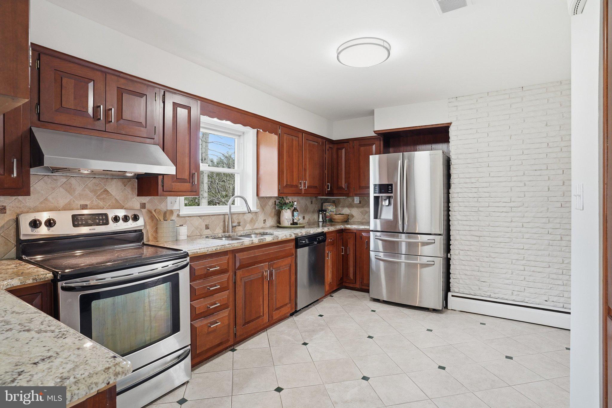 MANTUA - Residential