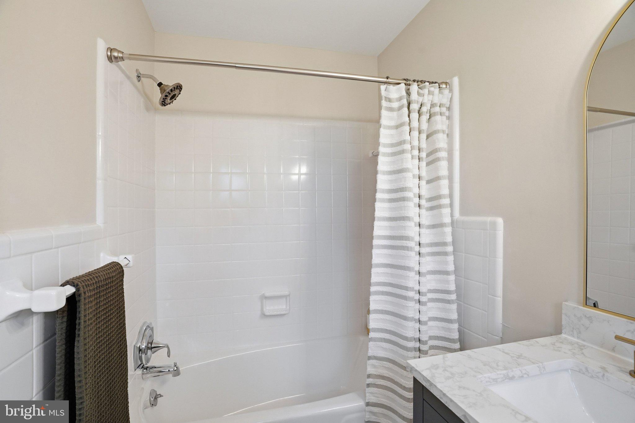 MANTUA - Residential