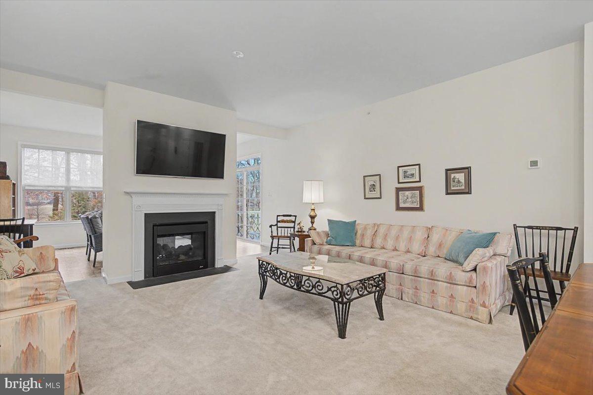 HARLOW POINTE - Residential