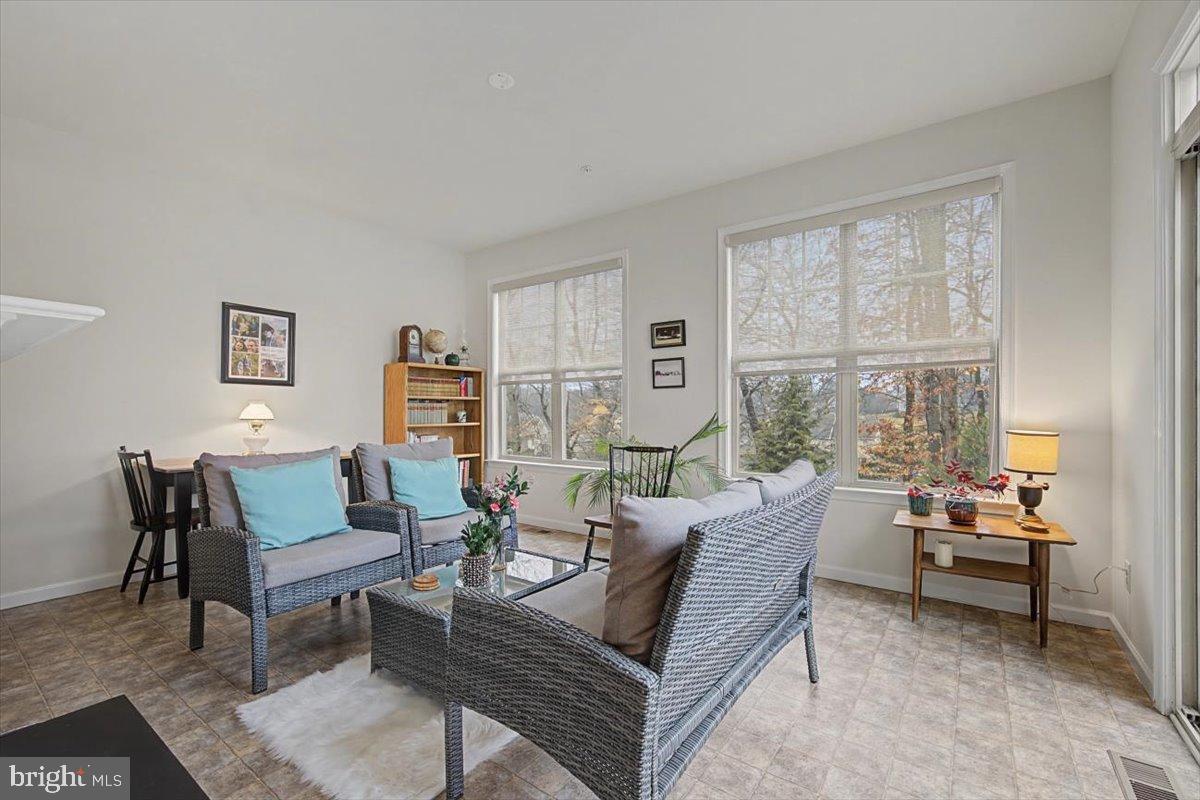 HARLOW POINTE - Residential