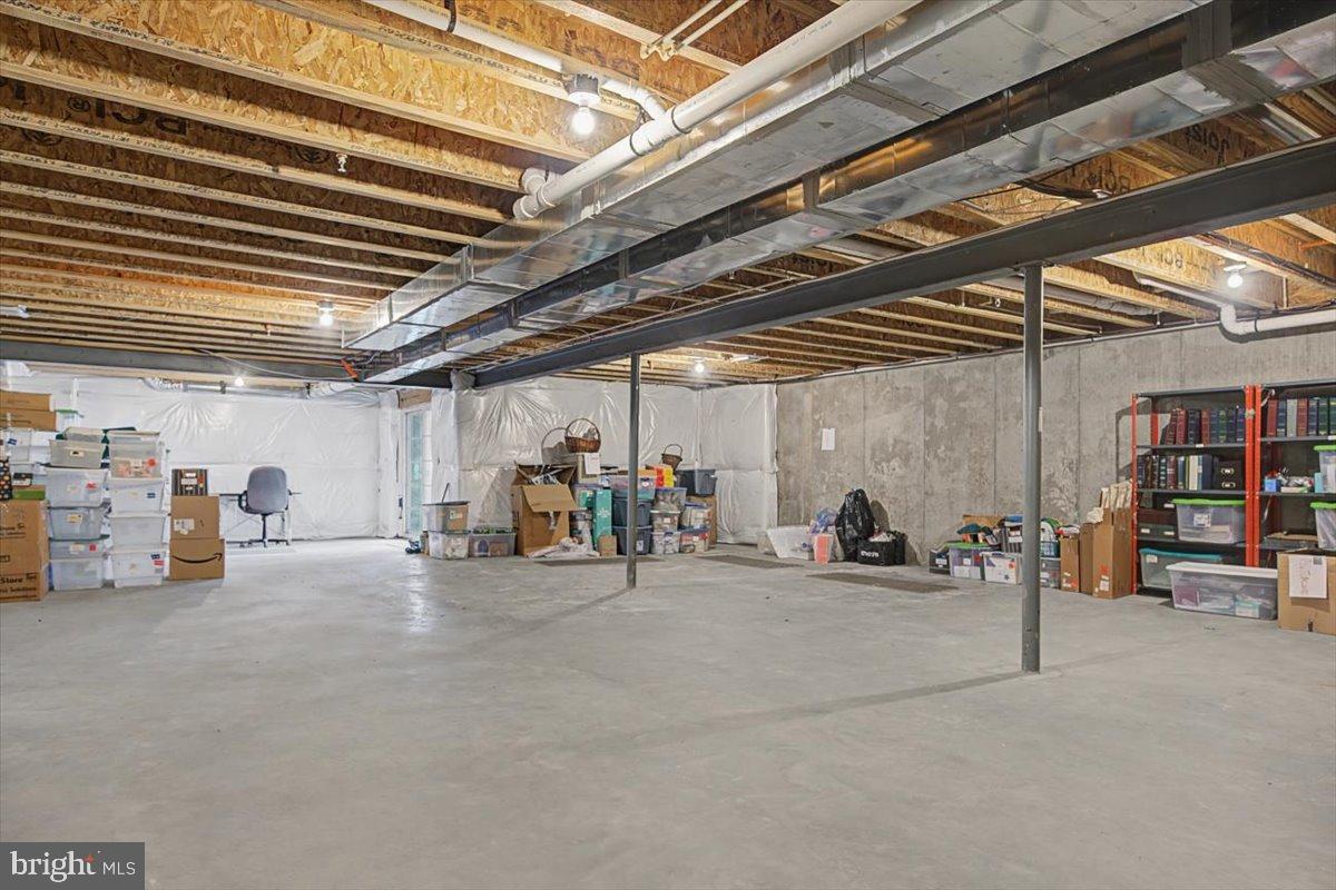 HARLOW POINTE - Residential