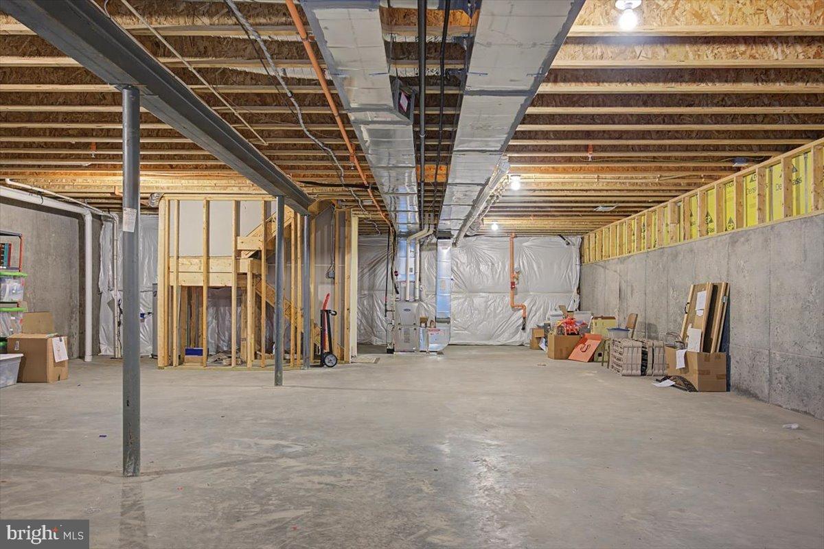 HARLOW POINTE - Residential