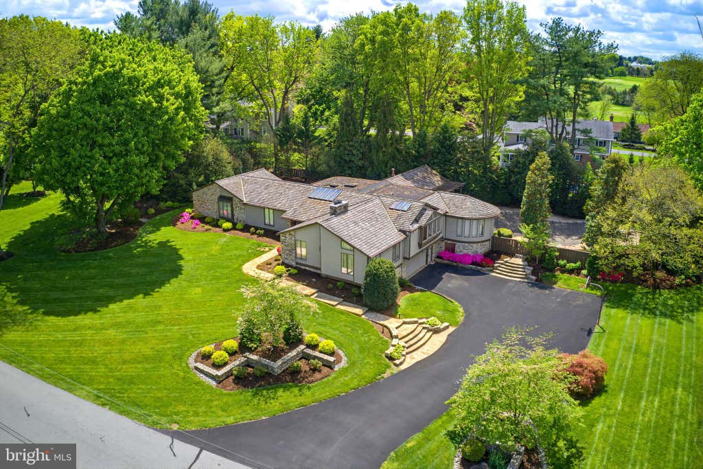 Photo of 260 Brook Farms Road, LANCASTER, PA 17601 (MLS # PALA2087402)